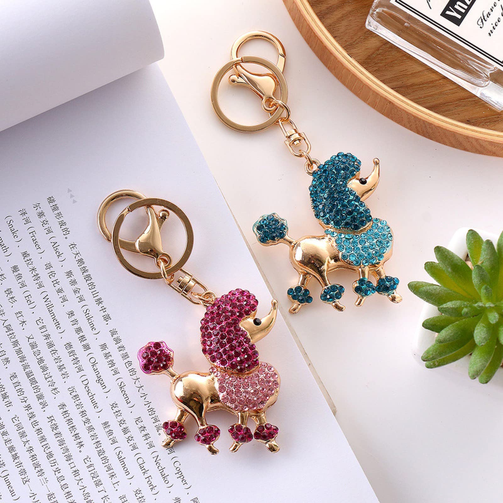 Cute Creative Key Ring - Fashion Car Key Pendant Gift for Everyday Use
