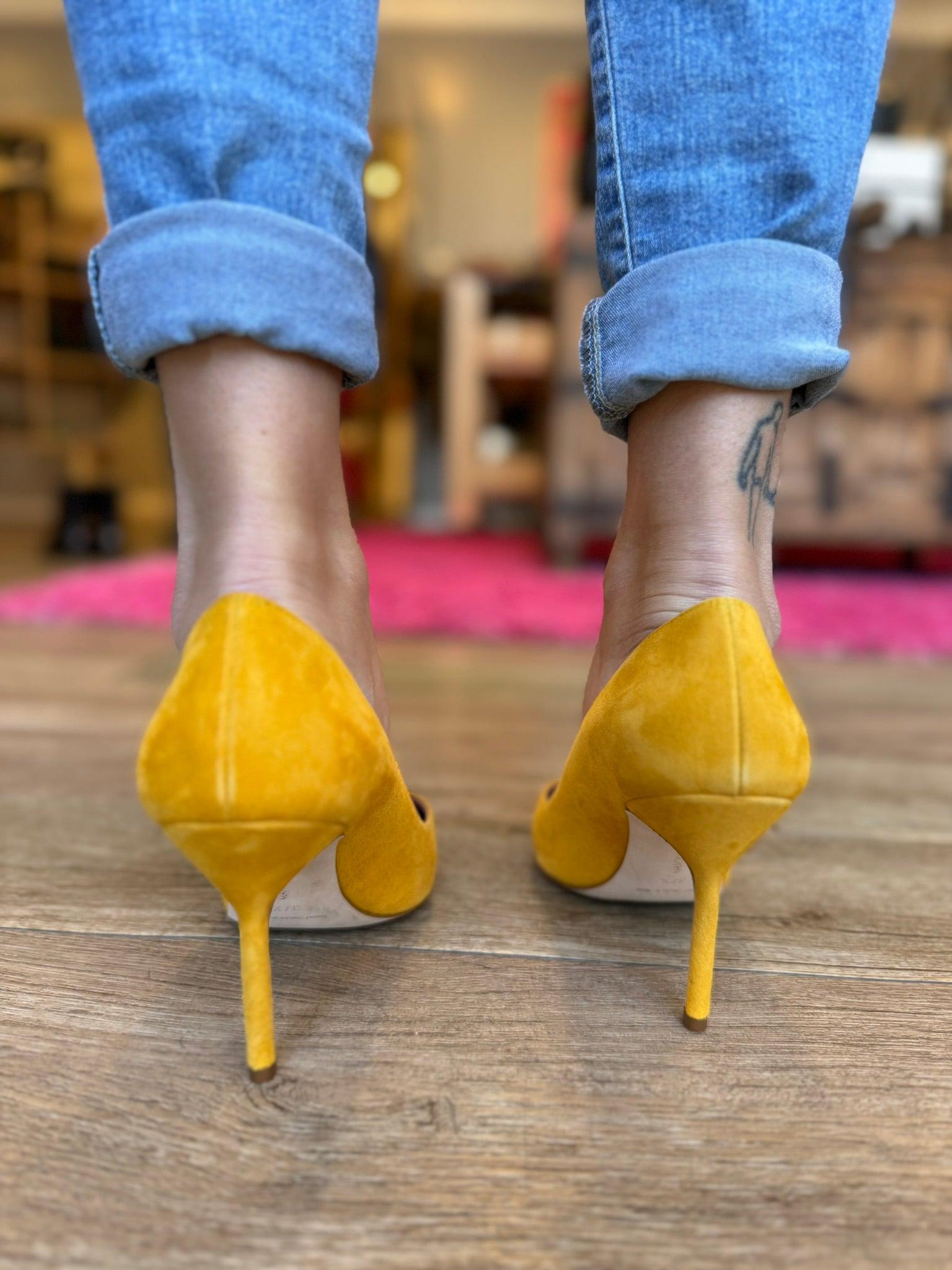 Manolo Blahnik BB Suede Point Toe Pumps - Women's Size 7.5 (US) | Luxury High Heels for Weddings, Parties & Formal Events