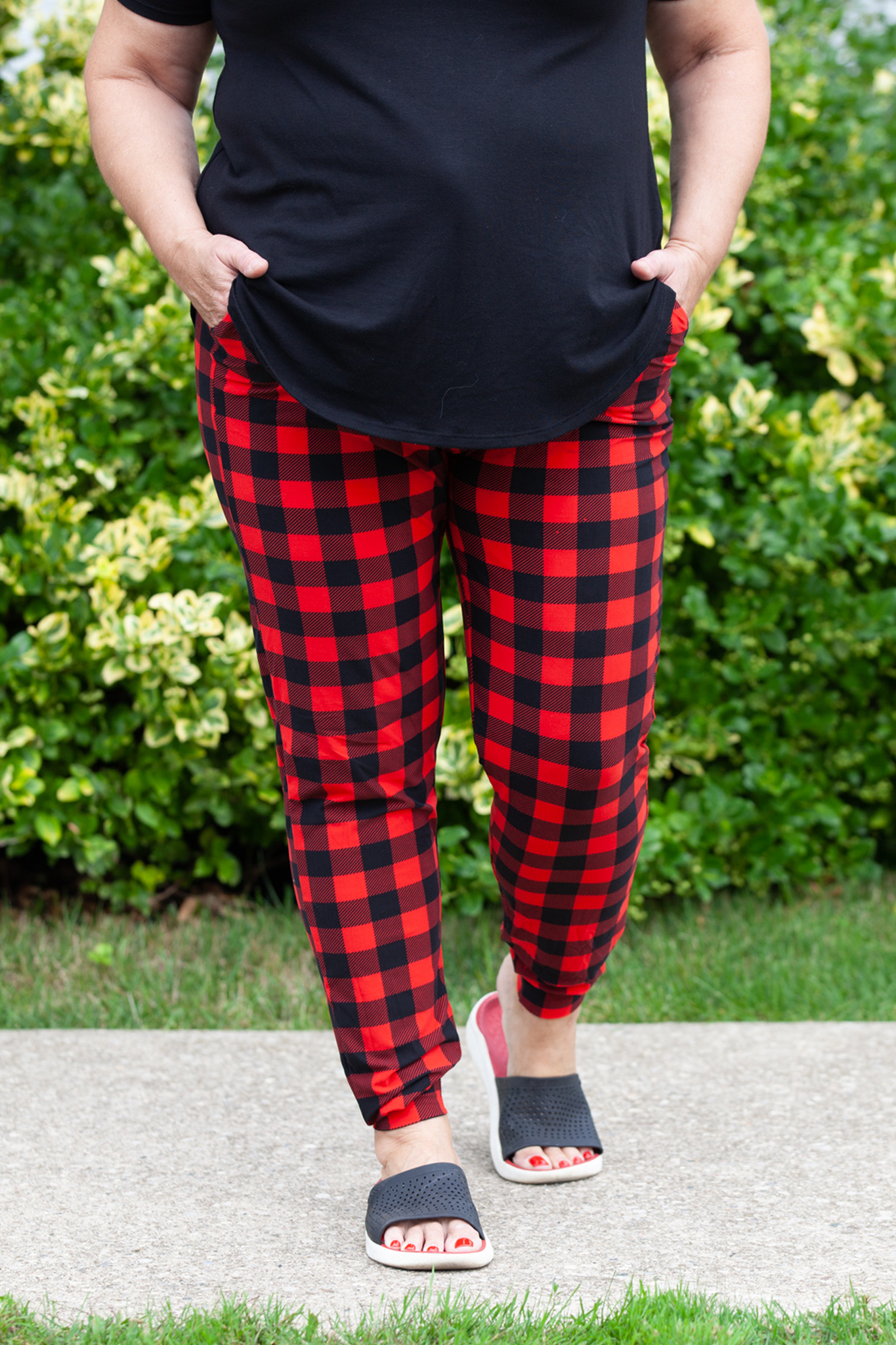 Buffalo Plaid Joggers for Women - Soft Fleece Lounge Pants with Pockets - Cozy Winter Casual Wear for Home, Workout & Outdoor Activities