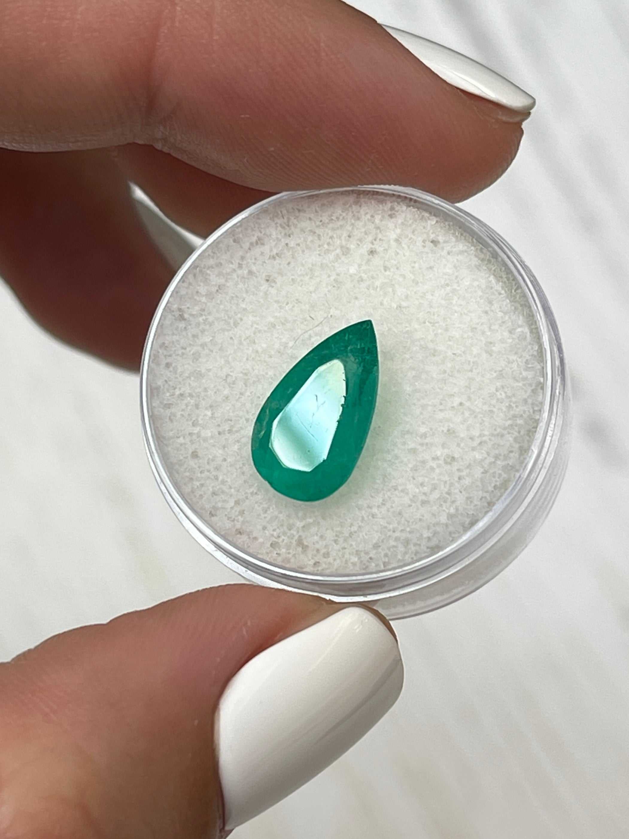 2.81 Carat Natural Colombian Emerald Pear Cut Loose Gemstone - 12.9x7.6mm Vivid Green for Jewelry Making & Engagement Rings