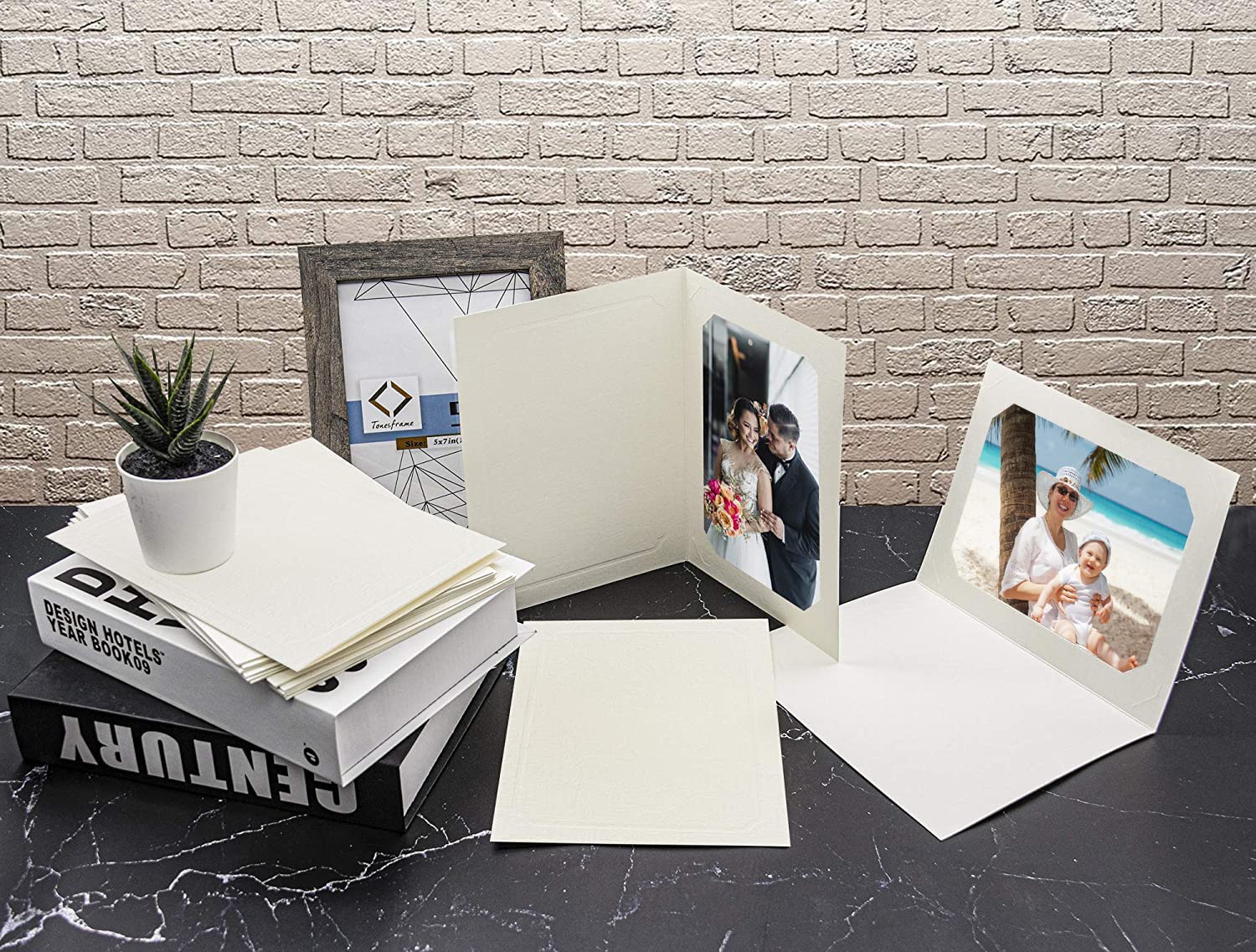 Golden State Art 25-Pack 4x6 or 5x7 Photo Folders - Ivory Cardboard Picture Frames & Paper Frame Cards for Greetings, Invitations, Graduation, Christmas, Wedding (Perfect for Scrapbooking & Event Keepsakes)