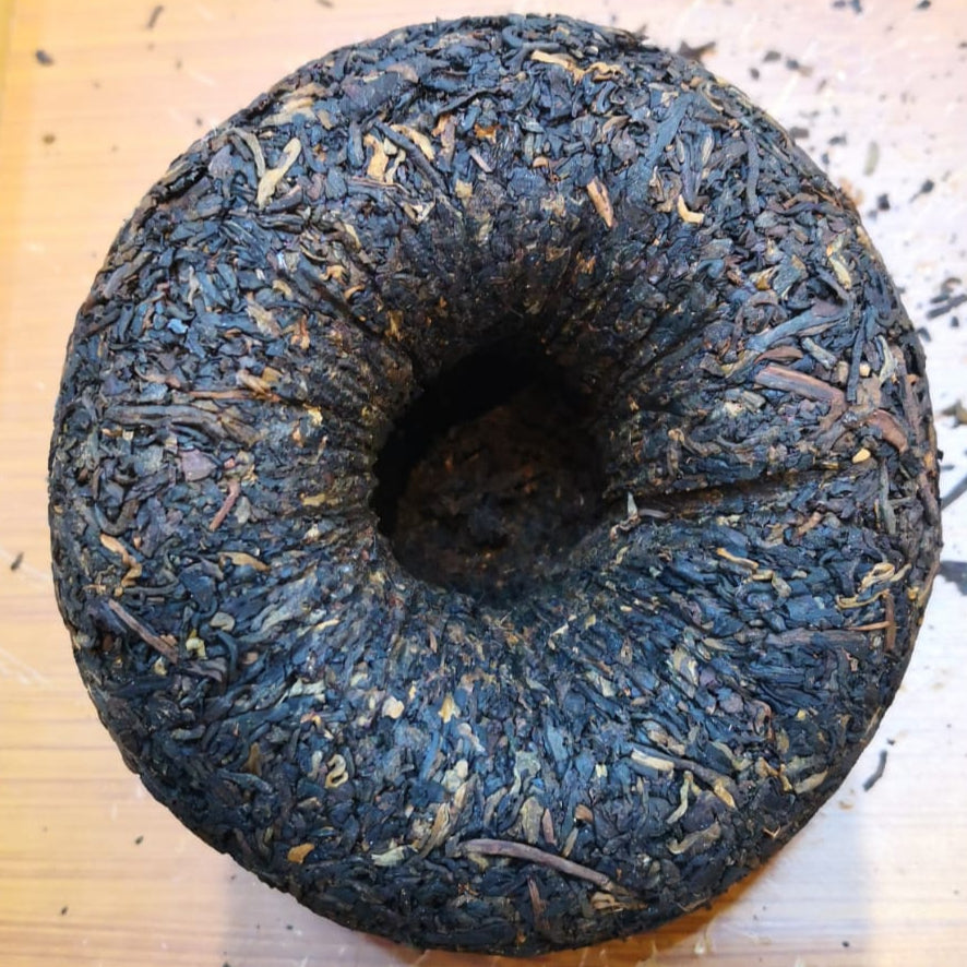 2001 Yi Wu Ripe Pu-Erh Tea 250g - Aged Fermented Chinese Tea for Relaxation & Digestion - Perfect for Tea Ceremonies, Gifts & Daily Wellness