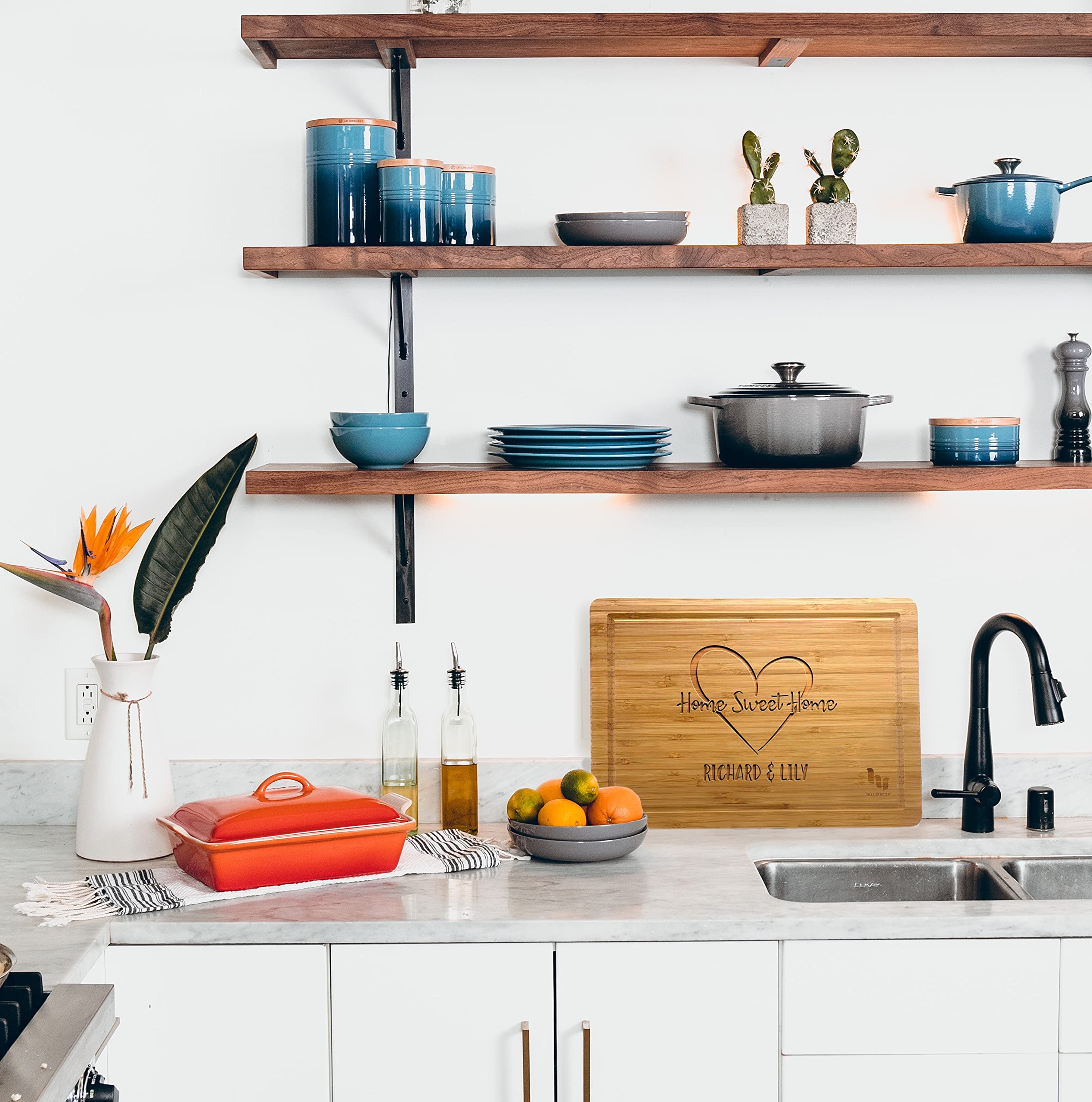 Personalized Engraved Wooden Cutting Board for Couples - Custom Housewarming Gift, Wedding & Anniversary Present - Perfect for New Home, Kitchen Decor - Ideal for Romantic Dinners & Family Gatherings