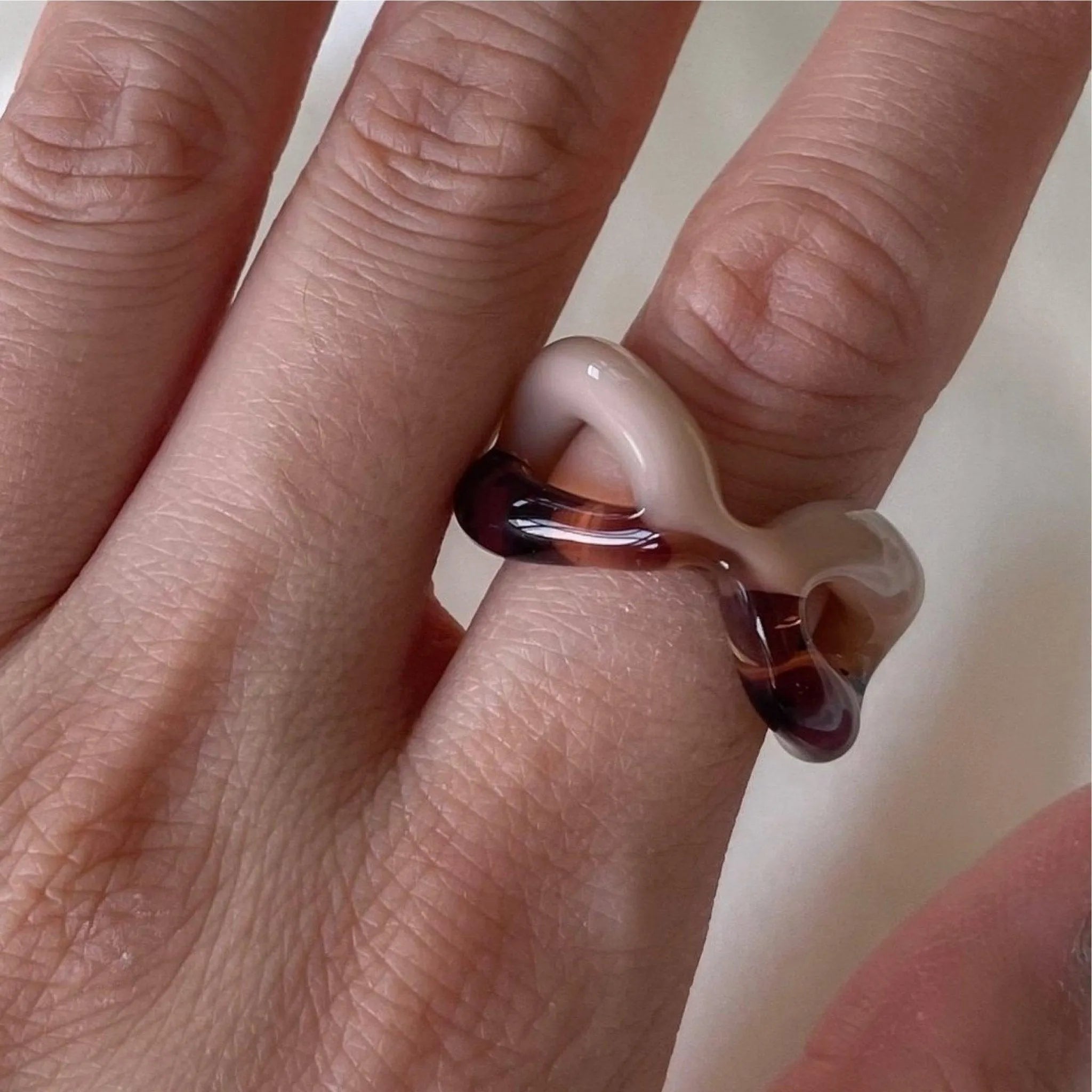 Two Tone Ribbon Ring for Women - Elegant Brown Jewelry for Everyday Wear, Gift Giving & Special Occasions