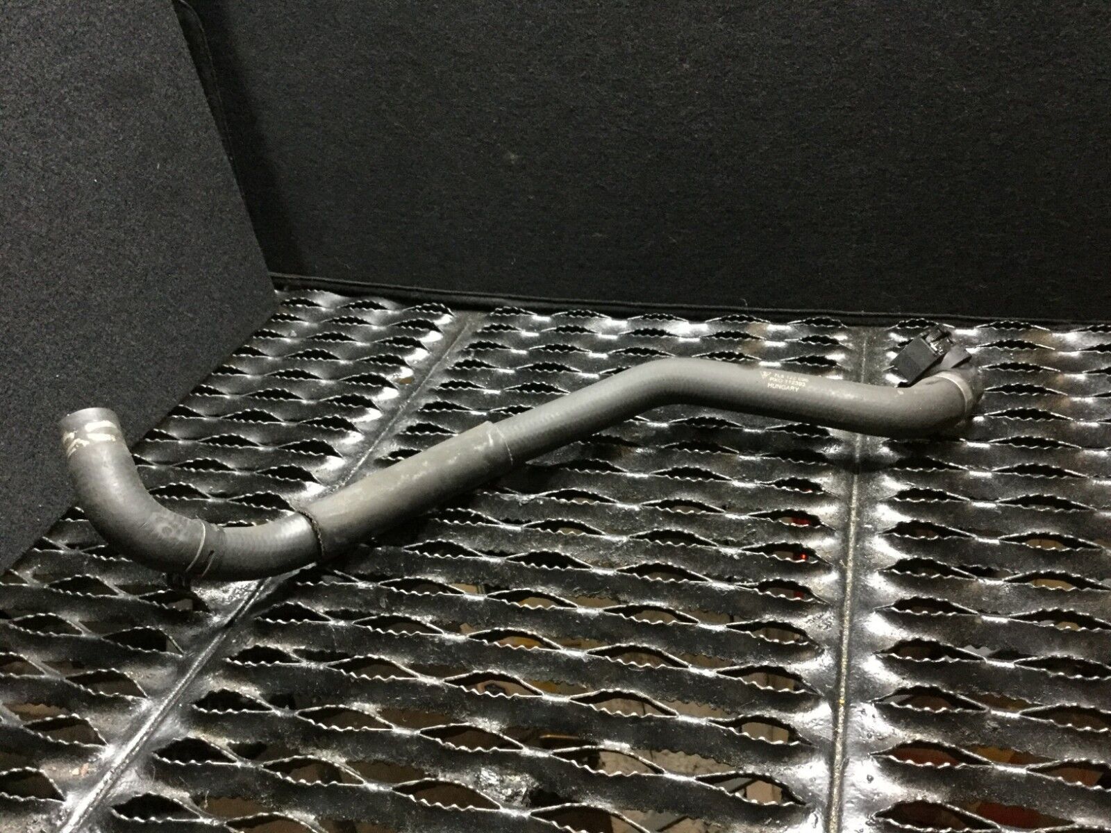 Original OEM 04 05 06 Porsche Cayenne 3.2L Radiator Hose Pipe Line - Perfect for Engine Cooling System Replacement & Performance Upgrade