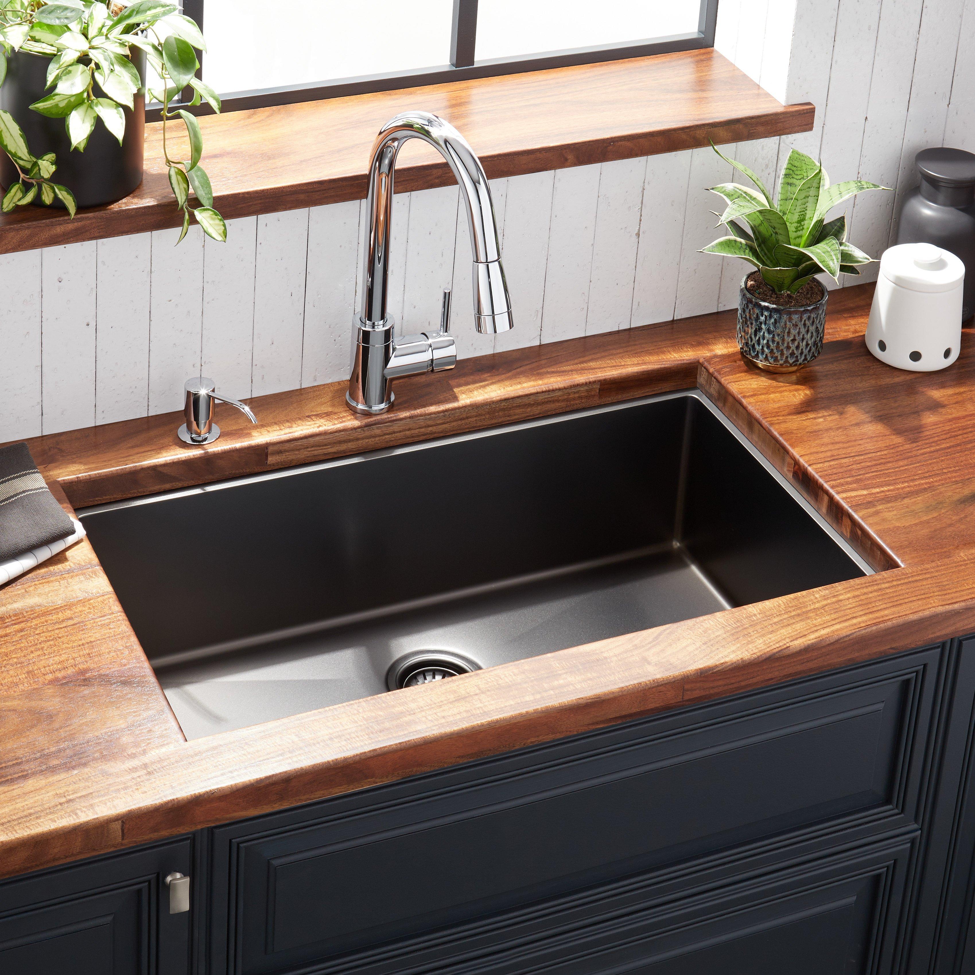 32x18x9 Undermount Kitchen Sink - Gunmetal Black PVD Finish, 16 Gauge Stainless Steel, Handcrafted for Modern Kitchens - Perfect for Home Renovation & Chef's Dream Cooking Space