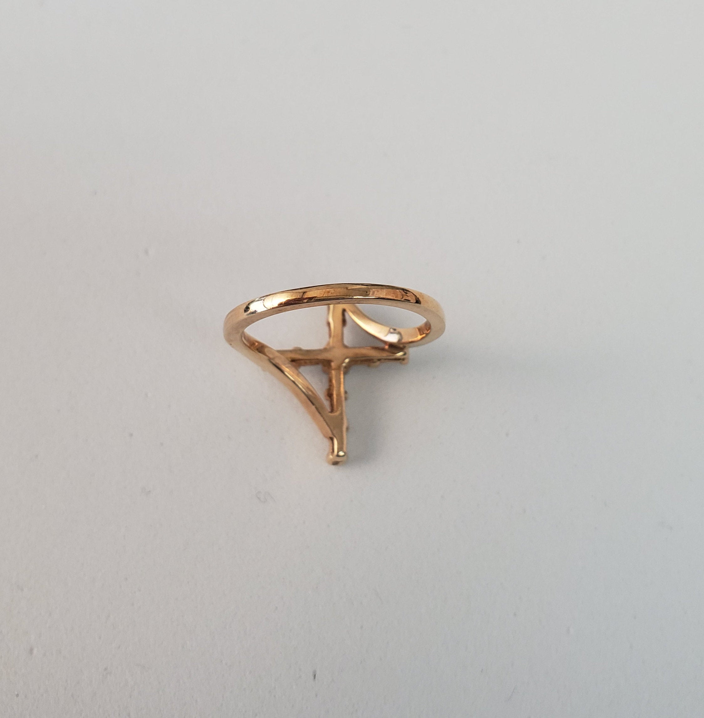 14K Yellow Gold Baguette Diamond Cross Ring - 0.20cttw Elegant Religious Jewelry for Women, Perfect for Church, Weddings & Special Occasions