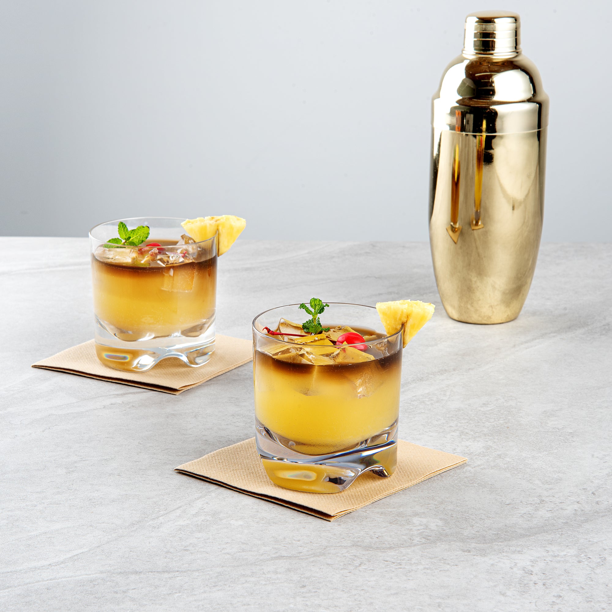 Bev Tek 10 oz Clear Polycarbonate Rocks Glasses - Set of 48 (3.5