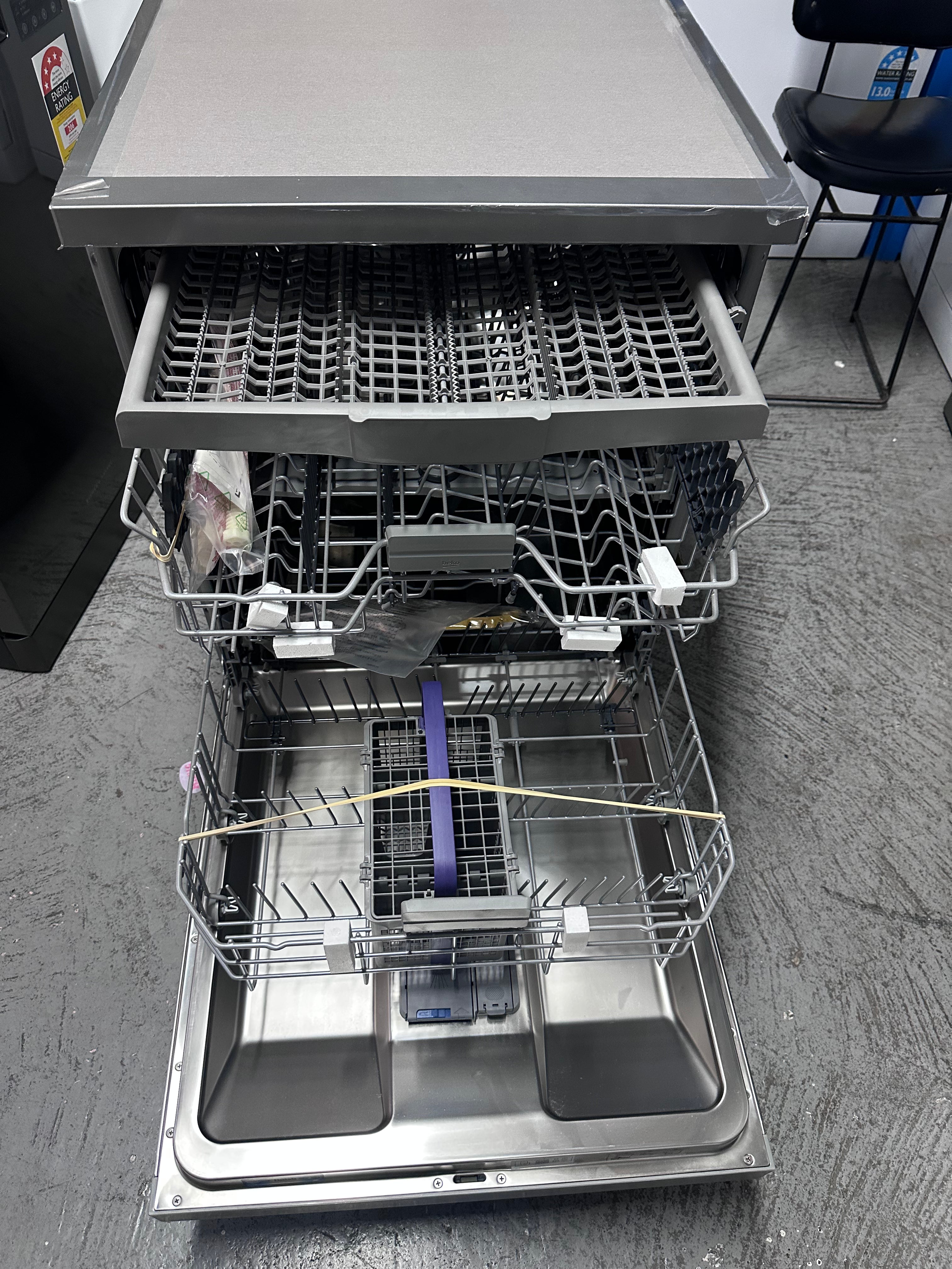 Beko 60cm Freestanding Dishwasher - 16 Place Settings, Platinum Steel Finish, Energy Efficient (Model BDFB1630X) [Factory Second] - Perfect for Small Kitchens, Apartments & Open-Plan Living Spaces