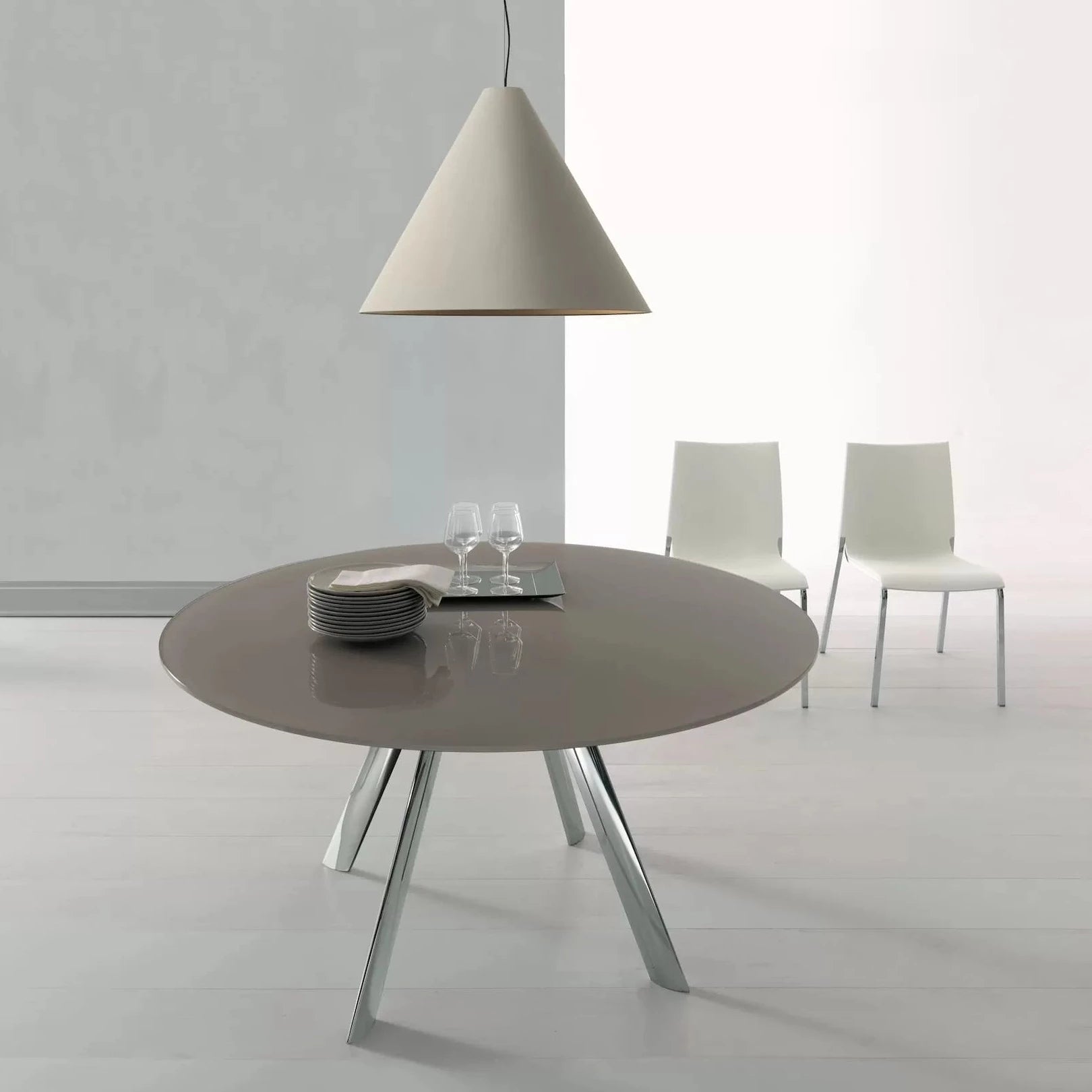 Giro Extendable Round Table - Expandable Dining Table for 4 to 8 People - Perfect for Small Spaces, Dinner Parties & Family Gatherings