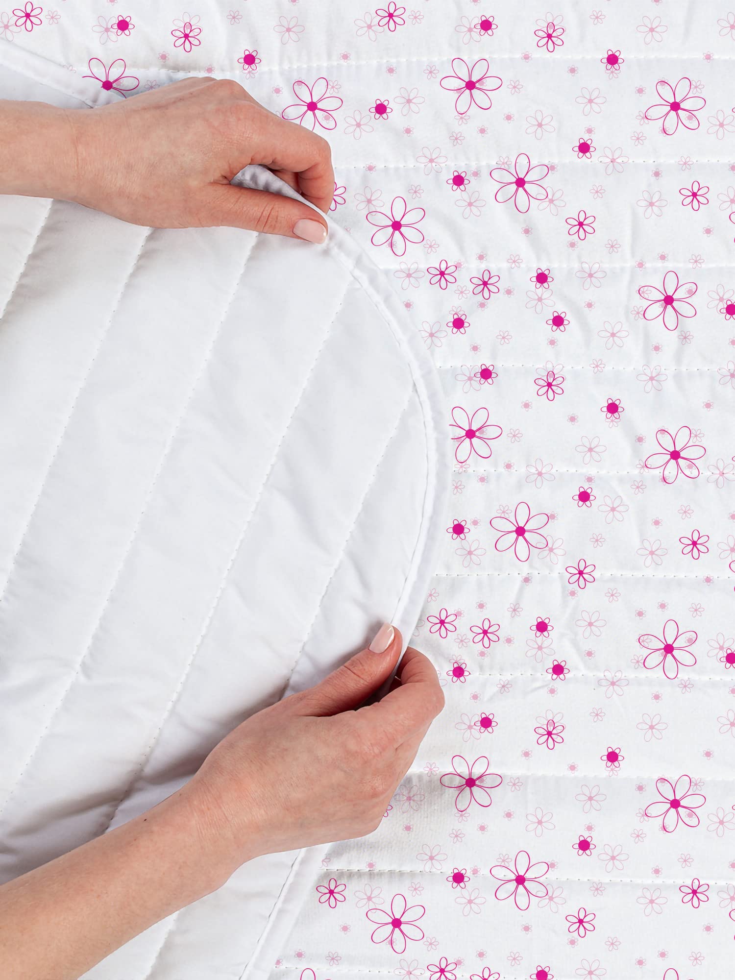 Ambesonne Cartoon Microfiber Bedspread Set - Floral Pattern Classic Art Spring Garden Design | Soft Queen Size Bedding with Pillow Shams & Comforter in Magenta Fuchsia White | Perfect for Spring Bedroom Decor & Cozy Home Styling