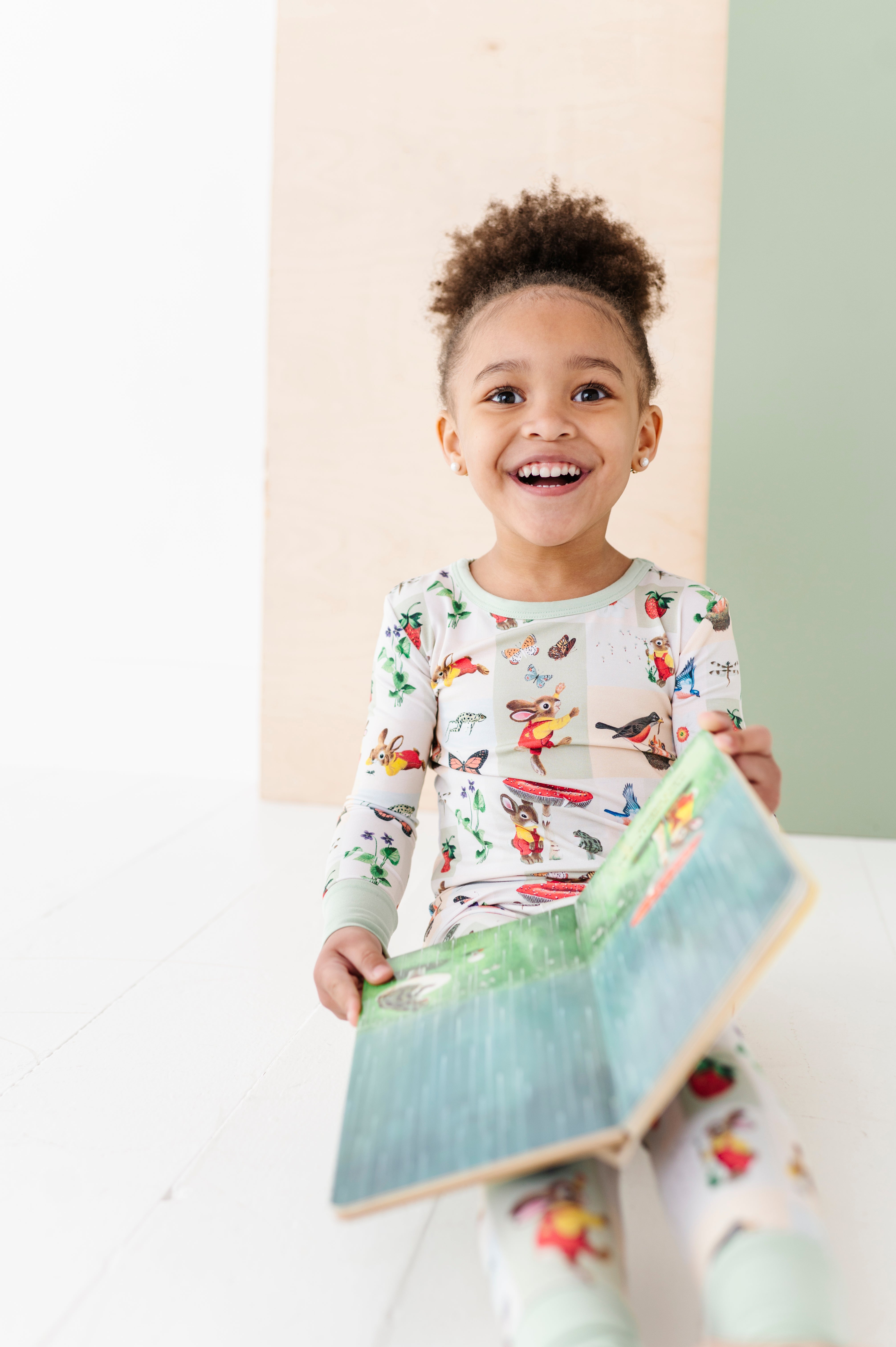 Richard Scarry's I Am A Bunny Sunny Days Two Piece Pajama Set for Kids - Soft Cotton Pajamas with Cute Bunny Design - Perfect for Bedtime, Storytime & Cozy Family Moments
