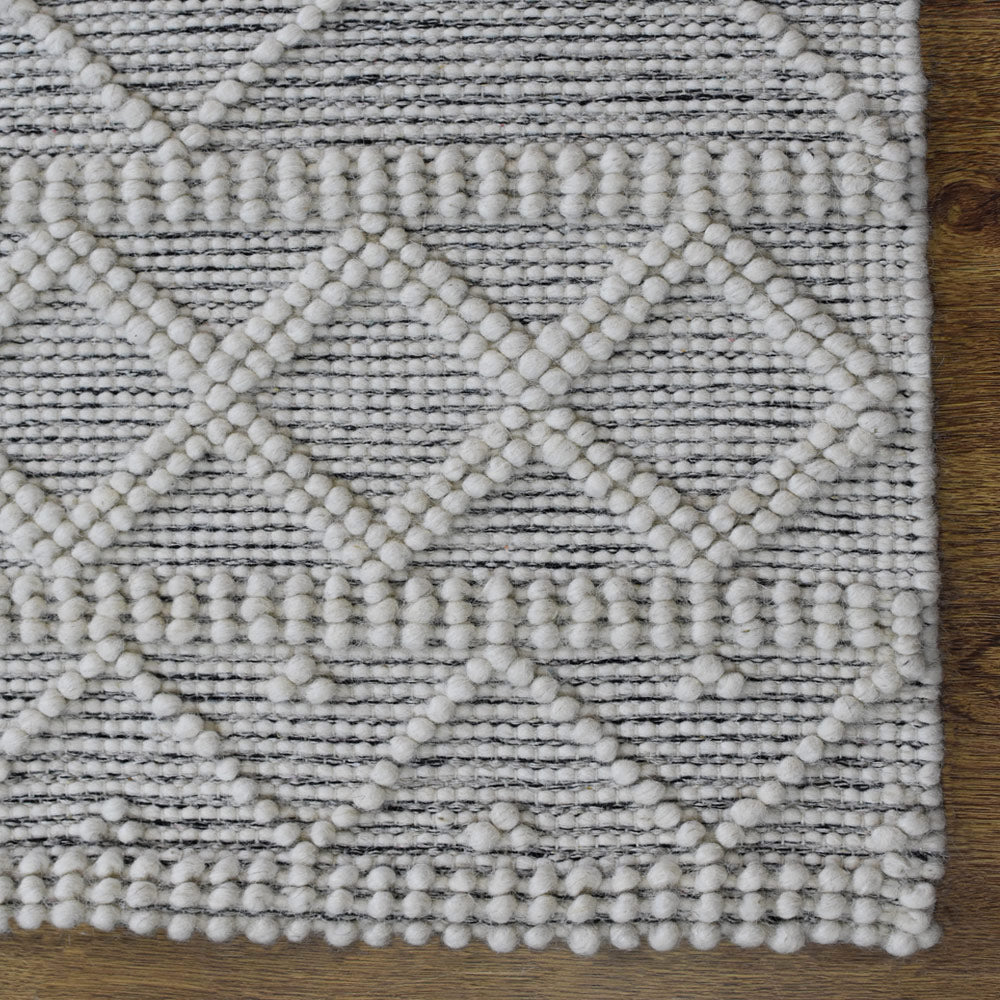 Handwoven Bohemian Style Sculpture Rug - Soft & Durable for Living Room, Bedroom, or Boho Home Decor