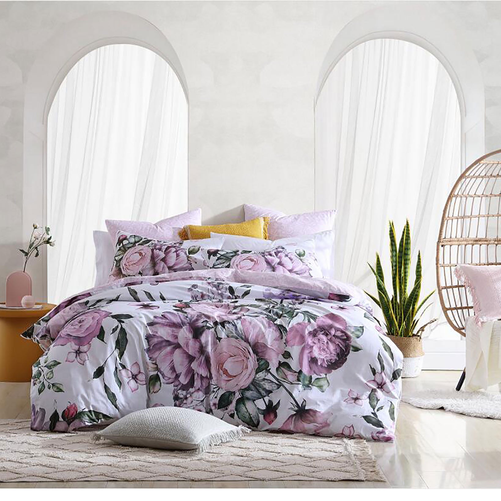 Elodie Blush Quilt Cover Set by Logan & Mason | Premium Cotton Bedding for Master & Guest Bedrooms | Soft Luxury Bedspread for Cozy Nights