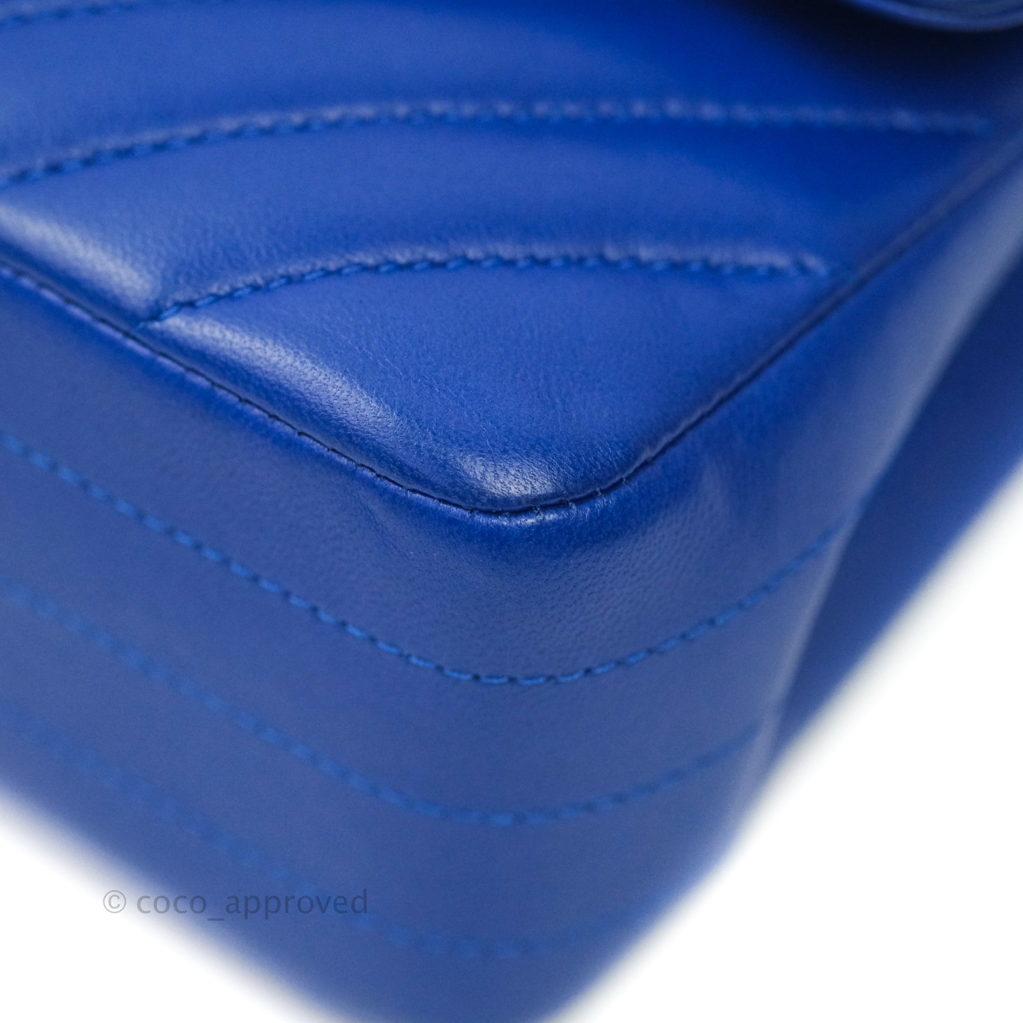 Chanel Classic Chevron M/L Medium Double Flap Bag in Blue Lambskin Leather with Gold Hardware - Luxury Handbag for Women, Perfect for Parties, Dates & Special Occasions