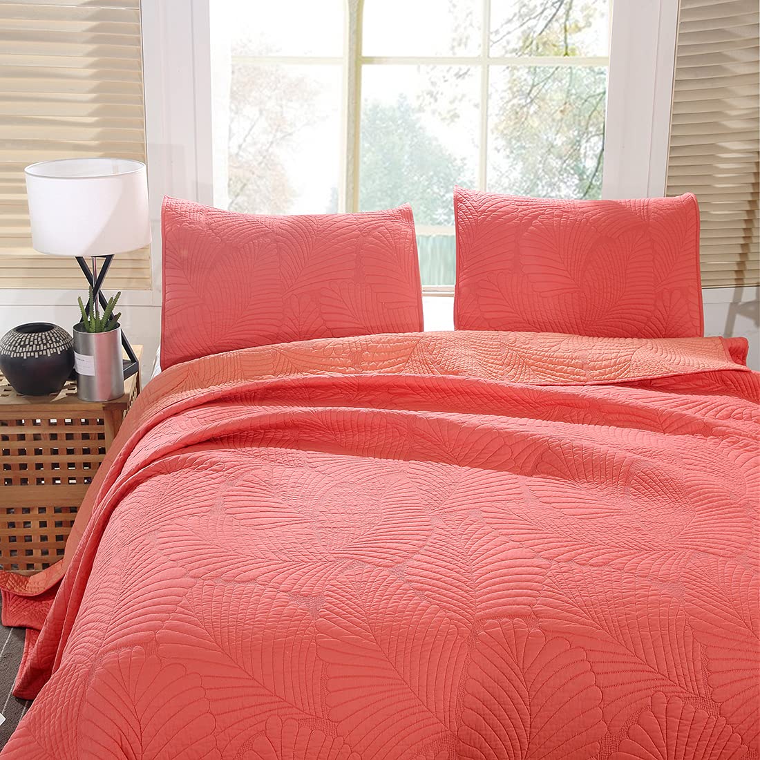 VCTOPS 3-Piece 100% Cotton Quilt Set with Leaves Texture - Oversize Queen Size Bedspread, Coverlet & 2 Pillow Shams (Pink) | Soft & Breathable Bedding for Cozy Home Decor, Guest Room & Master Bedroom