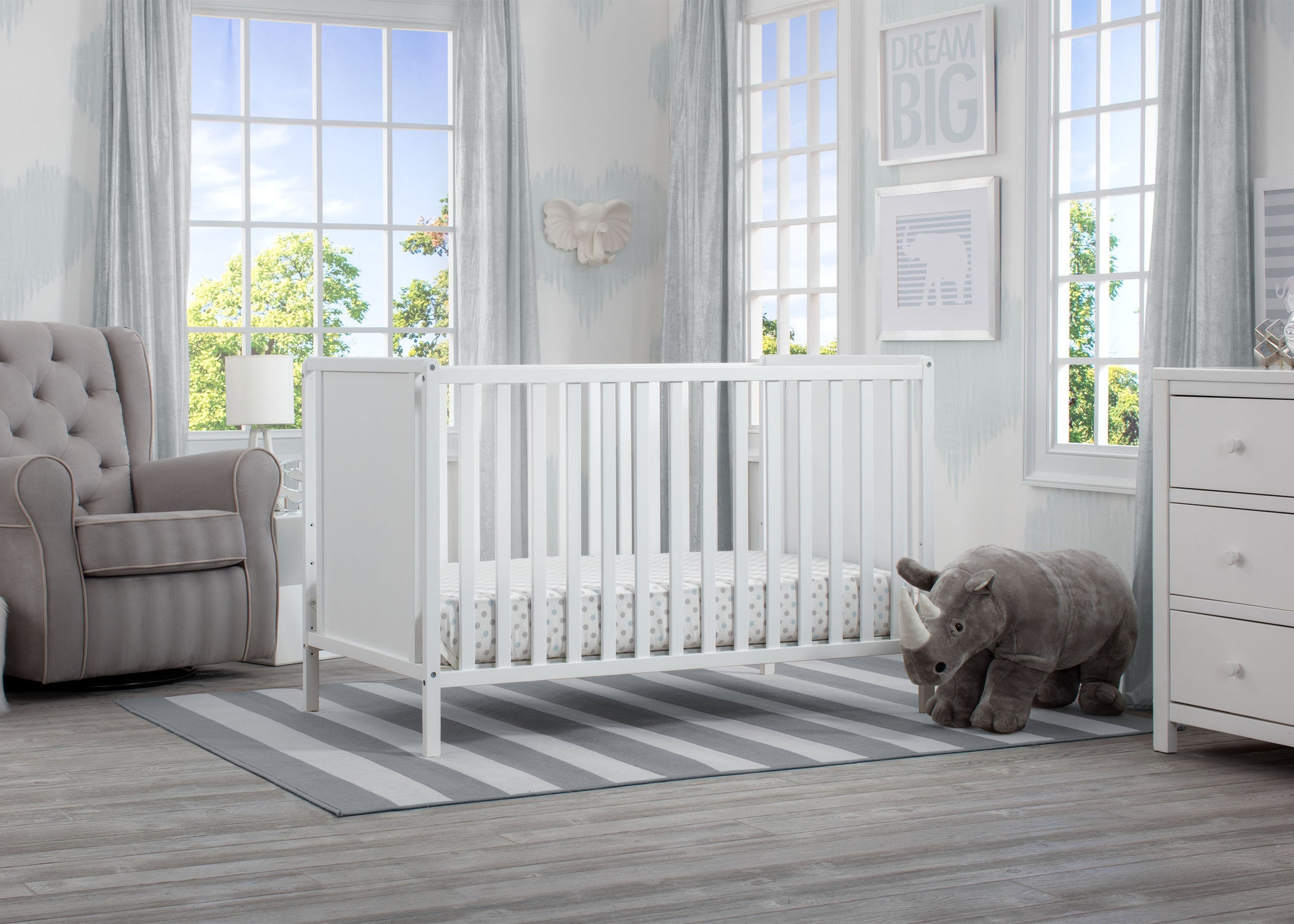 Heartland Classic 4-in-1 Convertible Crib - Toddler Bed, Daybed & Full Size Bed | Safe Nursery Furniture for Baby & Kids Room | Perfect for Newborns, Infants & Growing Children