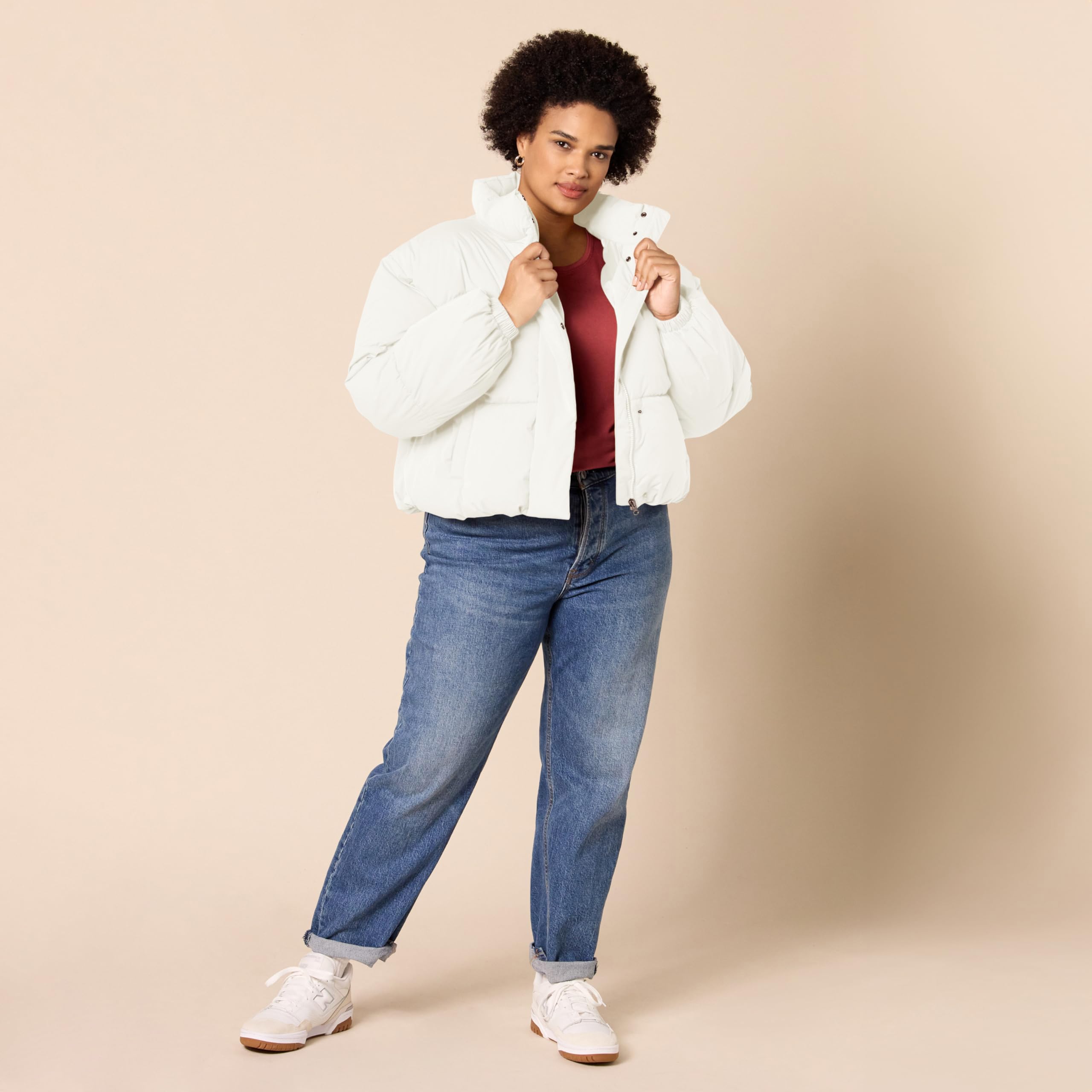 Amazon Essentials Women's Cropped Full-Zip Puffer Jacket - Quilted Matte or Sherpa Fleece - Lightweight Warm Winter Coat for Casual Outfits & Outdoor Activities
