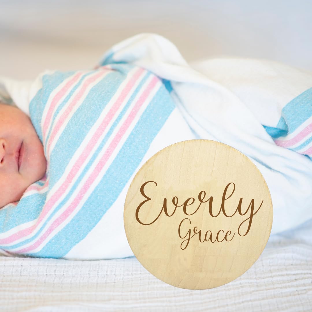 Custom Baby Announcement Sign - 5 Inch Wood Round with Name for Gender Reveal, Newborn Hospital Photo Prop & Birth Keepsake - Perfect for Baby Showers, Birth Announcements and Nursery Decor