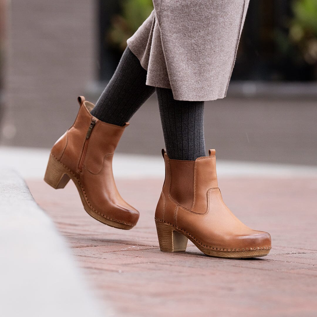 DANSKO SHAYNA Women's Comfortable Slip-On Shoes - Final Sale | Perfect for Work, Nursing & Everyday Wear
