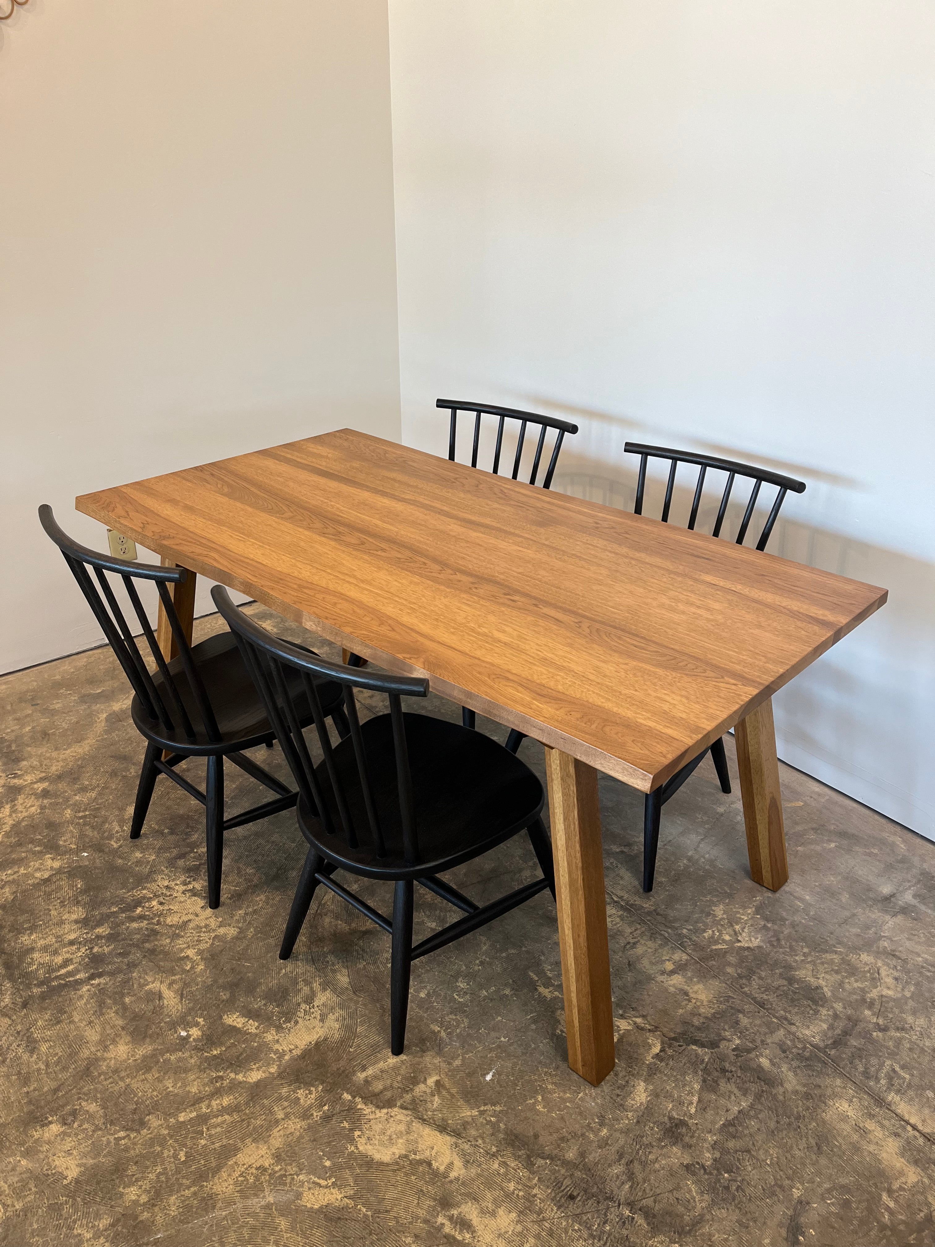 Ellington Leg Table - Modern & Sturdy Coffee Table for Living Room, Office, or Lounge - Perfect for Home Decor & Relaxation