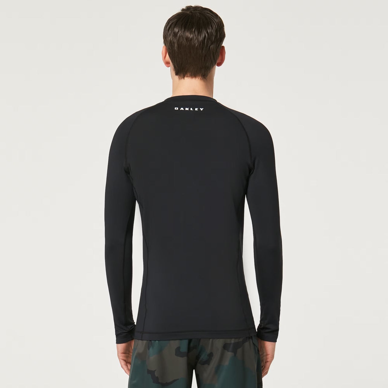 Oakley Ellipse Long Sleeve Rashguard - Blackout for Men & Women | UPF 50+ Sun Protection | Surfing, Swimming & Water Sports | Quick-Dry & Comfortable Fit