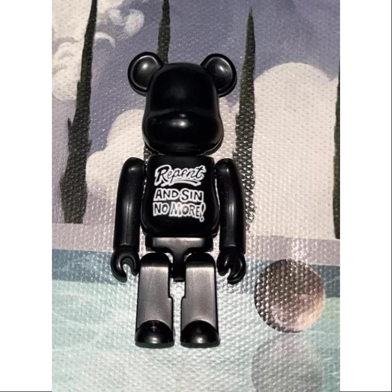 Bearbrick Series 15 ARTIST Andy Warhol 100% Collectible Vinyl Figure - Limited Edition Pop Art Toy for Display & Gifting