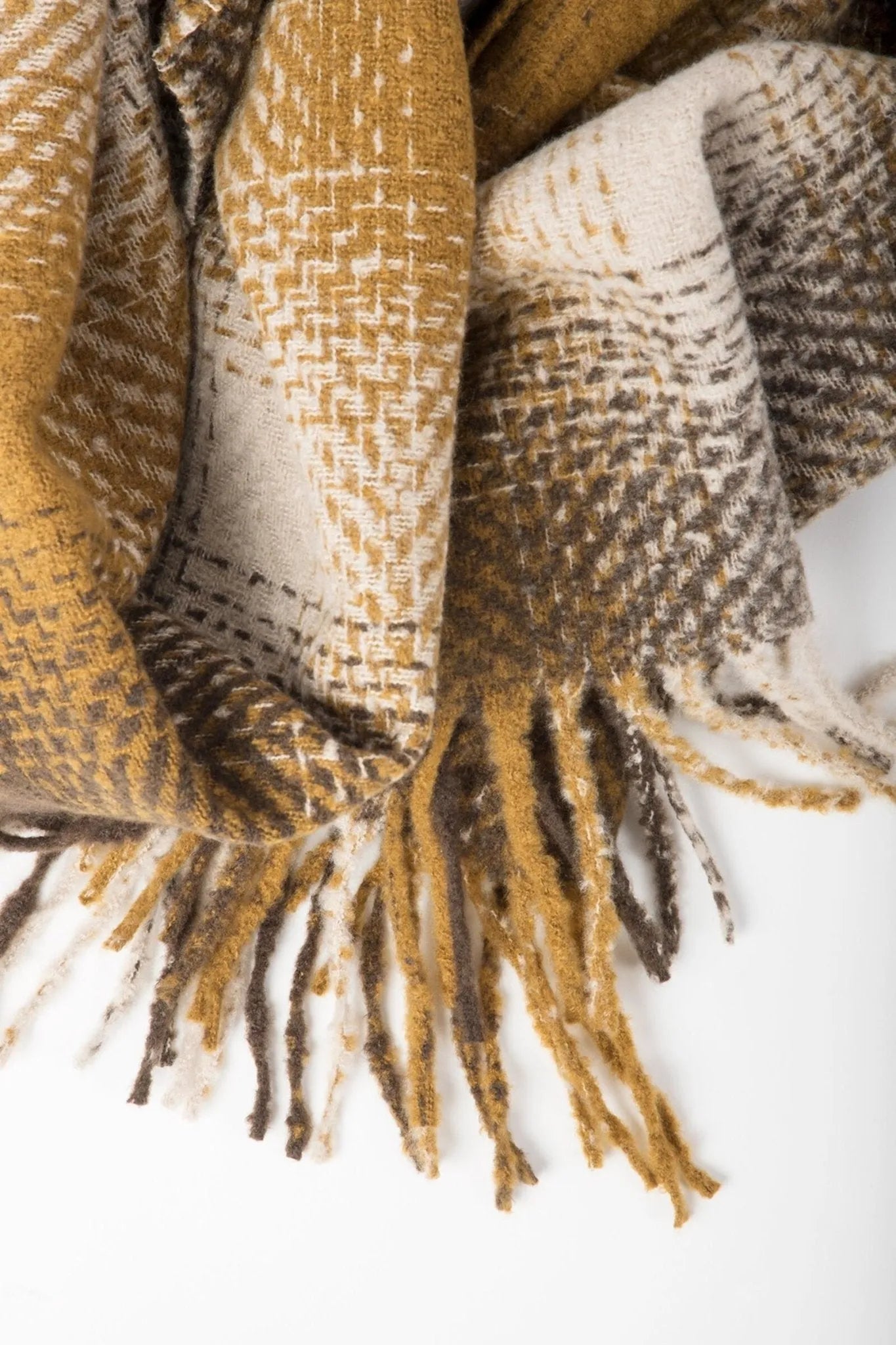 Stylish Multi Plaid Throw Scarf - Soft & Warm Winter Fashion Accessory for Women - Perfect for Cozy Evenings, Outdoor Activities & Travel