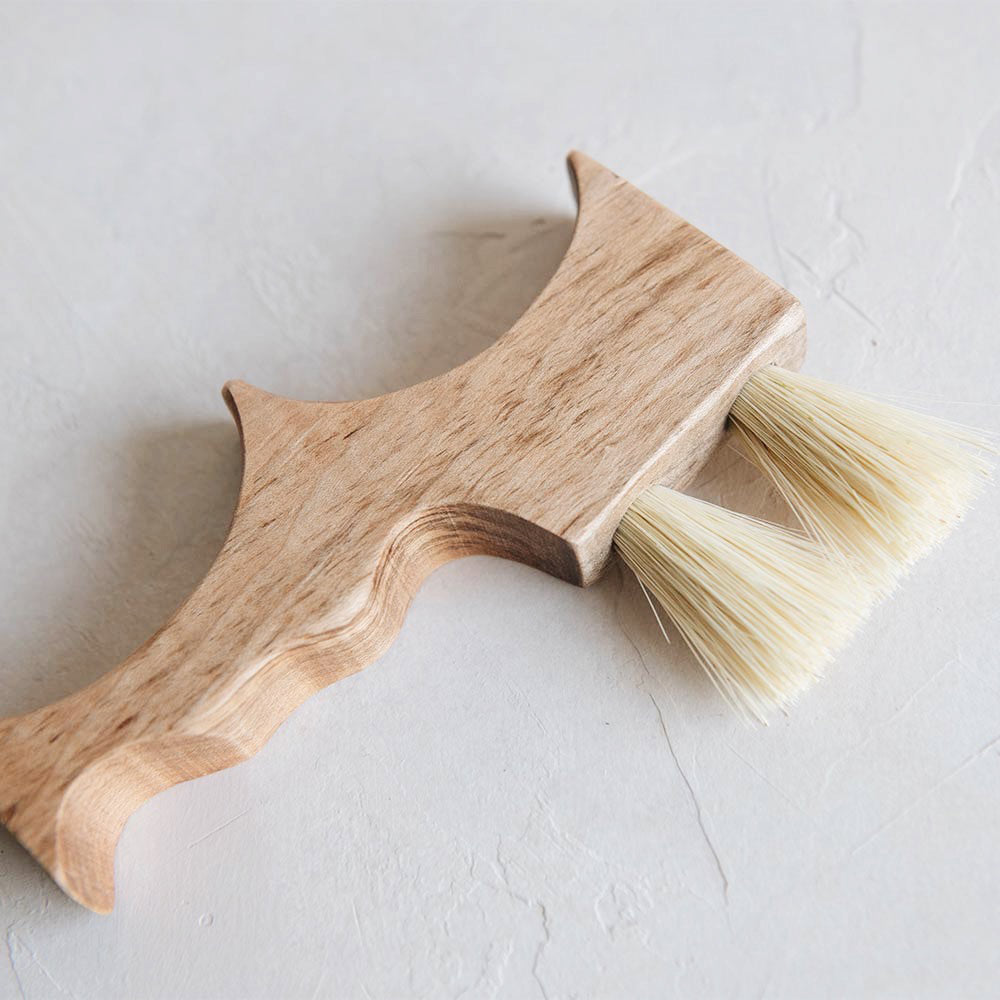 MT0986 Small Wooden Counter Brush - Natural Wood Handle for Kitchen, Bar & Restaurant Cleaning - Perfect for Countertops, Tables & Hard Surfaces
