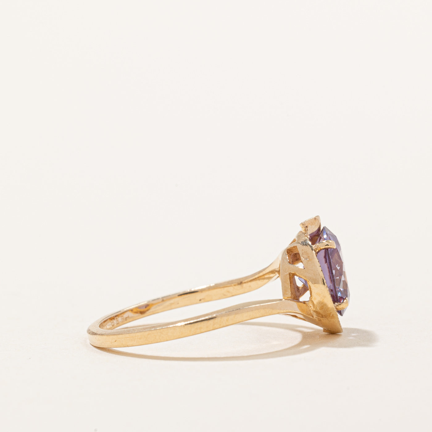 2.00ct Synthetic Color Change Sapphire Ring - Size 6.5 | Elegant Blue to Purple Gemstone Jewelry for Engagement, Anniversary & Special Occasions