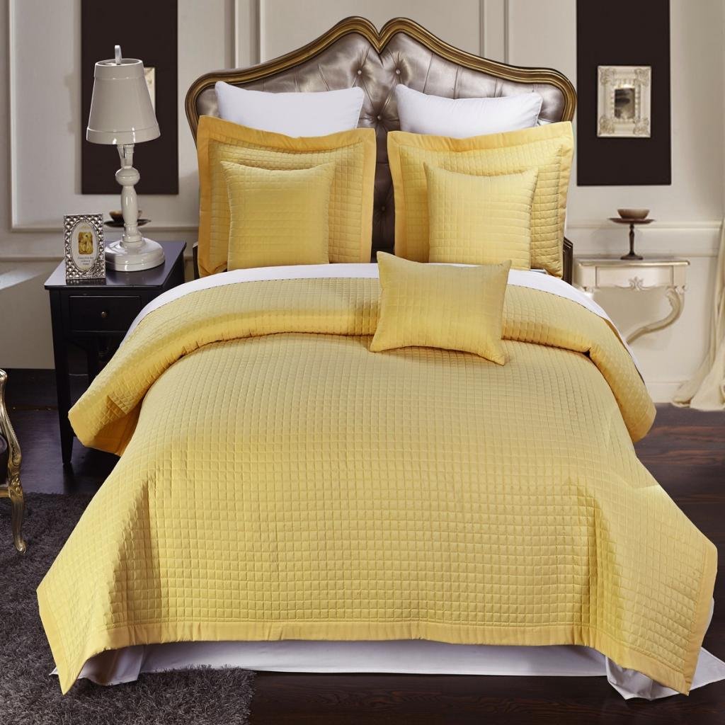 6-Piece Queen Size Luxury Wrinkle-Free Reversible Checkered Quilt Bedding Set - Gold Color with Decorative Pillows | Perfect for Master Bedroom, Guest Room & Cozy Home Decor
