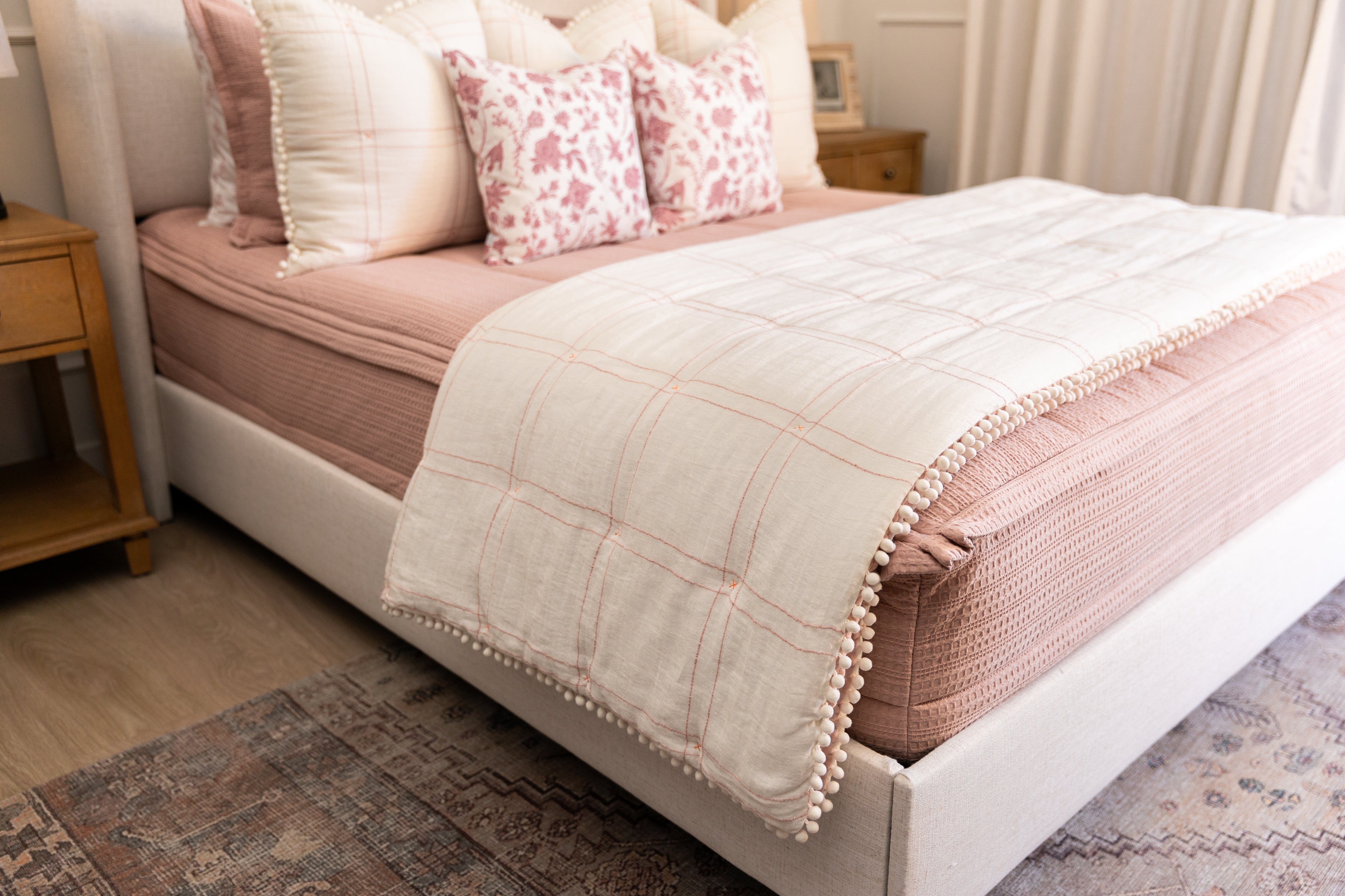 Premium Soft & Cozy Miley Luxe Blanket - Ultra Plush Fleece Throw for Bed, Couch & Travel - Perfect for Winter, Gifts & Home Decor