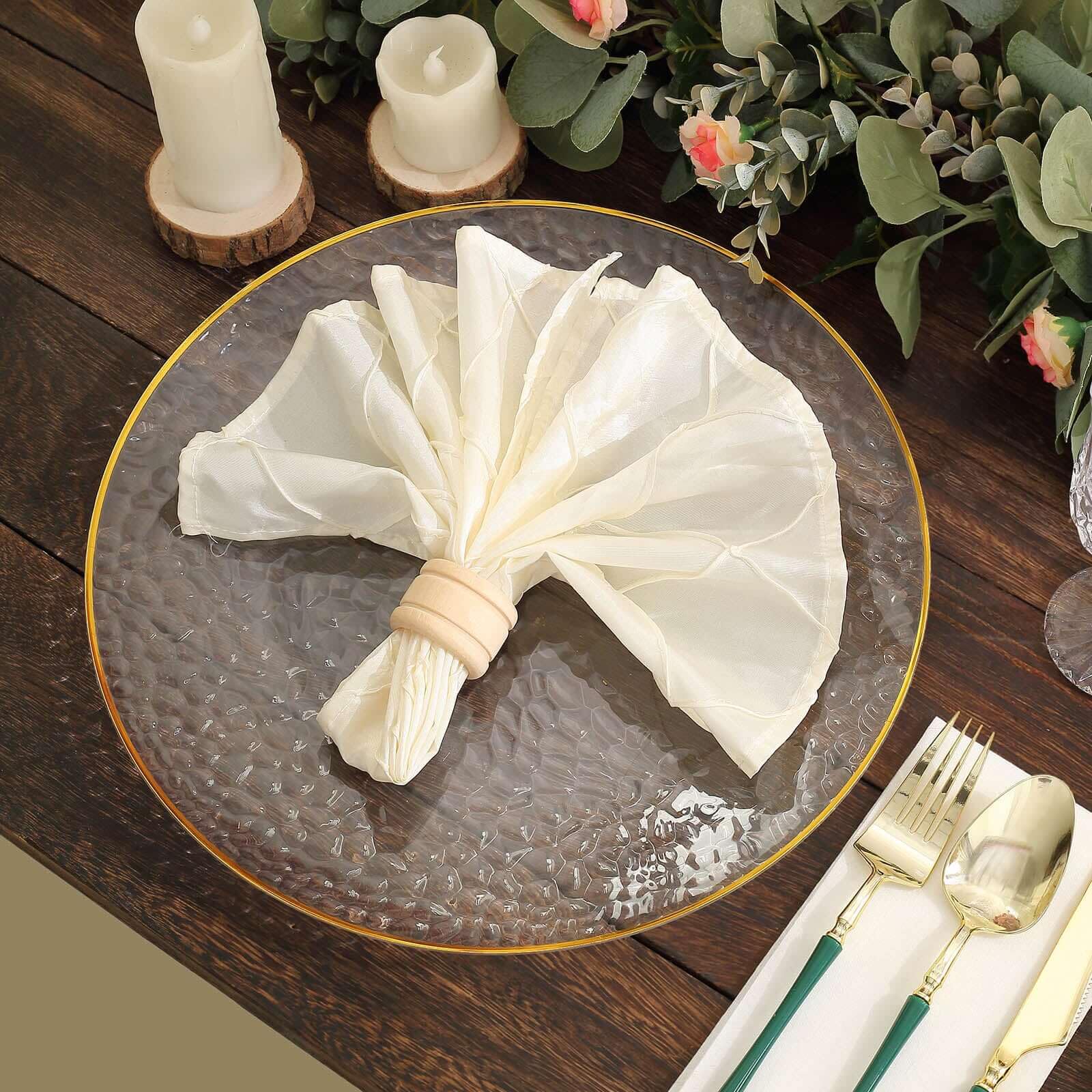 Efavormart 6 Pack 13 Inch Clear Gold Rim Hammered Plastic Charger Plates - Round Disposable Serving Plates for Weddings, Parties, and Events