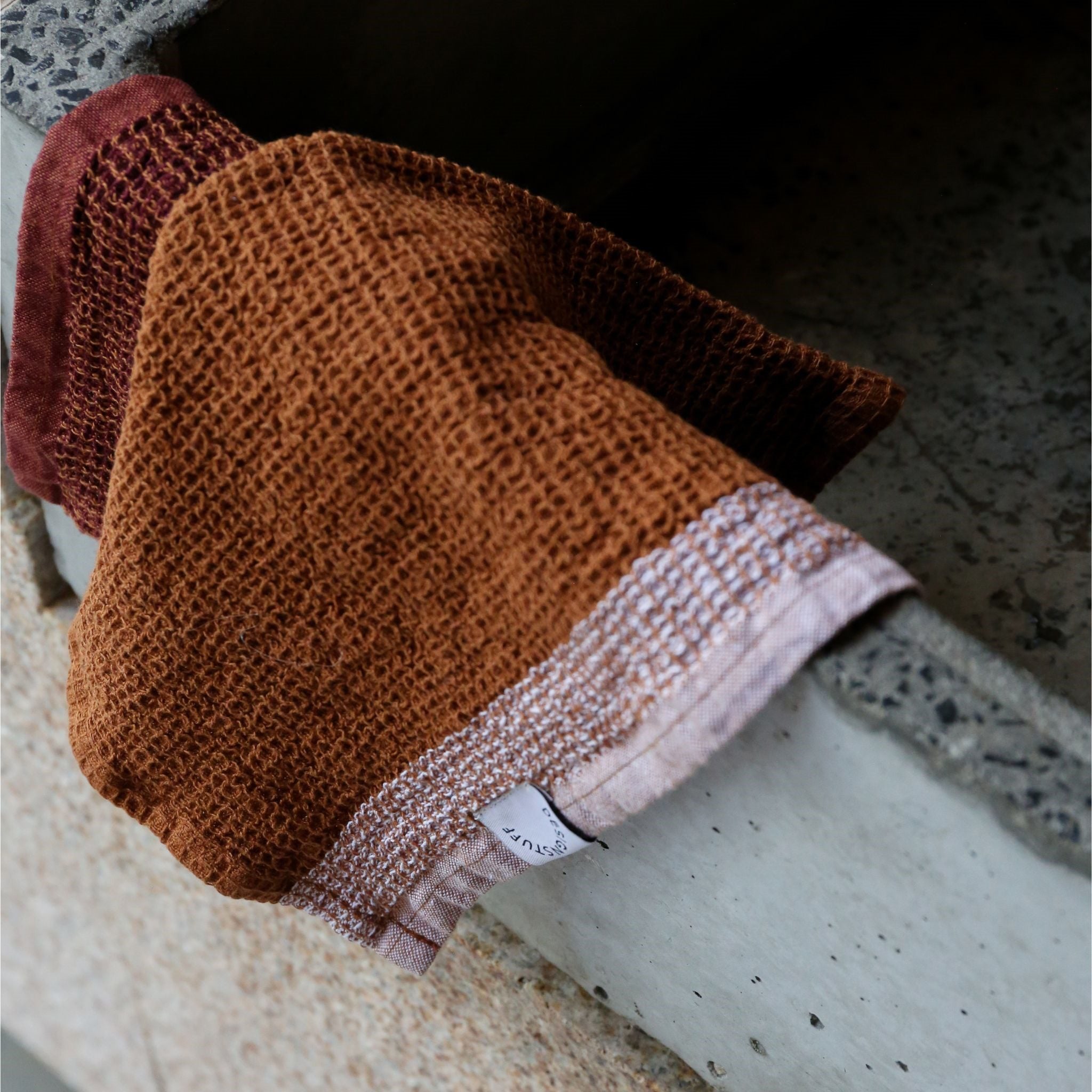Premium Waffle Weave Dish Cloths Set of 2 - Absorbent Cinnamon & White Kitchen Towels for Washing Dishes, Cleaning Countertops & Drying Hands - Soft & Durable Cotton Dishcloths for Everyday Kitchen Use