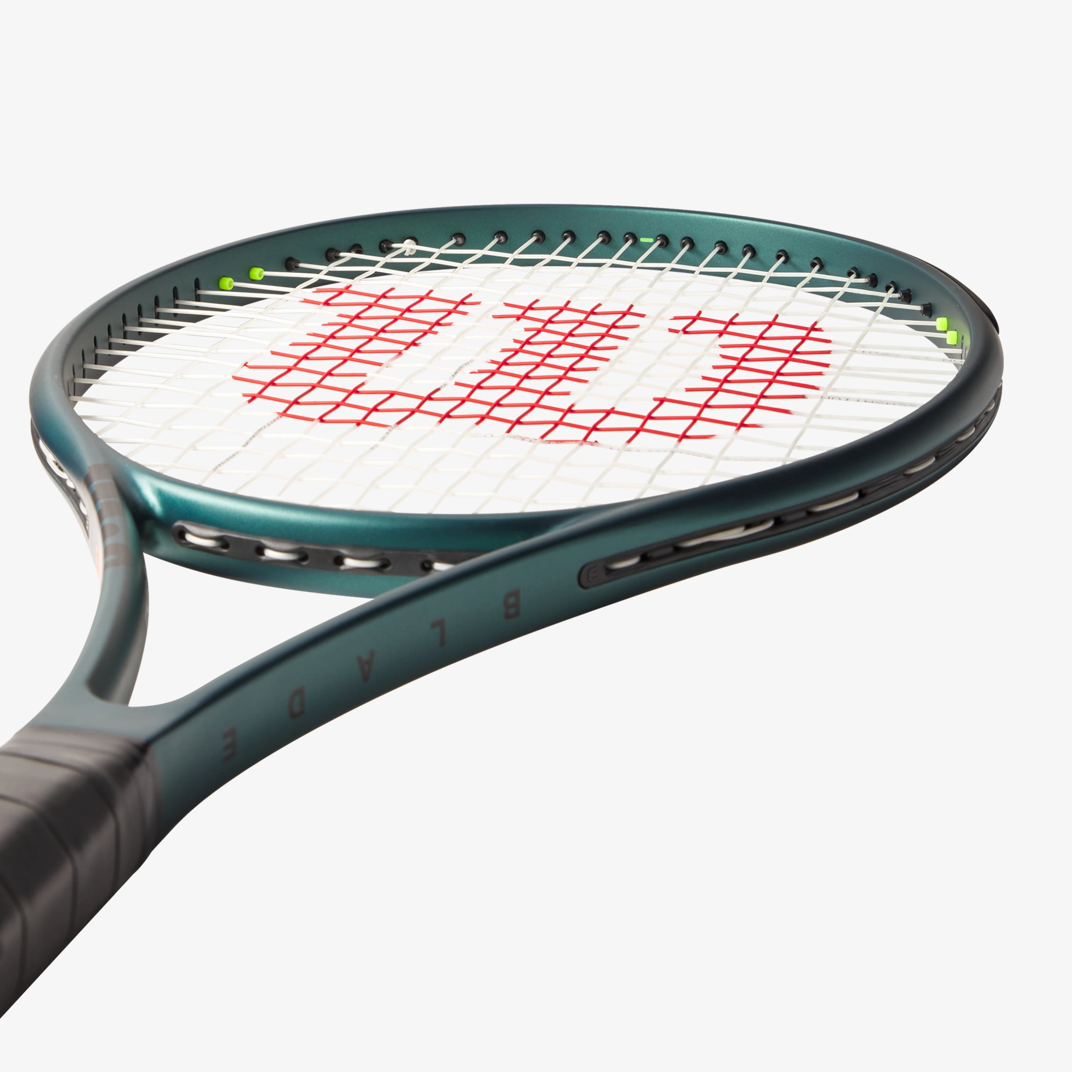 Wilson Blade 104 v9 Tennis Racket - Professional Graphite Racquet for Advanced Players | Perfect for Tournament Play & Training Sessions