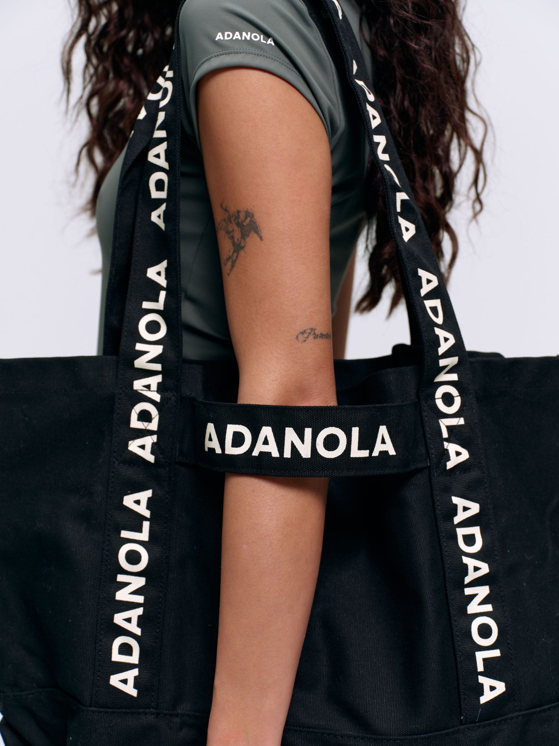 Branded Strap Tote Bag for Women - Stylish & Durable Black/Cream Large Shoulder Bag - Perfect for Work, Travel, Shopping & Beach Day