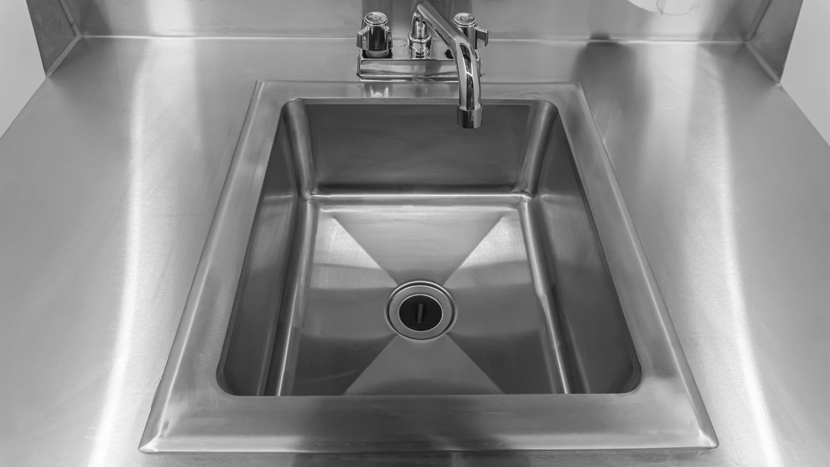 Portable Hand Washing Sink with Built-in Water Heater & Pump - Compact 25