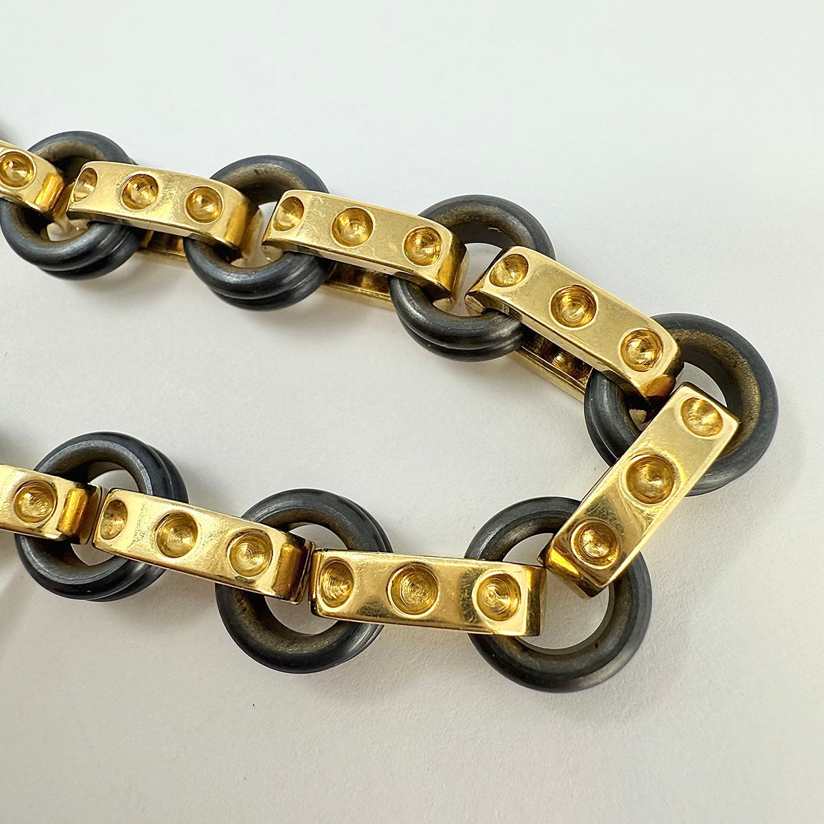 Roberto Coin 18K Gold Oval Link Bracelet for Women - Elegant Luxury Jewelry Gift for Anniversary, Birthday & Special Occasions