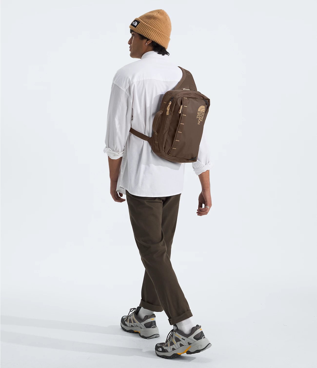 The North Face Base Camp Voyager Sling Bag - Durable Travel & Hiking Crossbody Pack for Men & Women - Perfect for Outdoor Adventures, Commuting & Daily Use