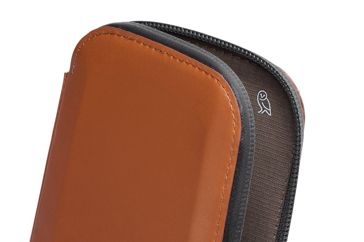 Bellroy Venture Phone Pocket - Slim & Secure Phone Holder for Everyday Carry | Perfect for Hiking, Travel & Outdoor Adventures