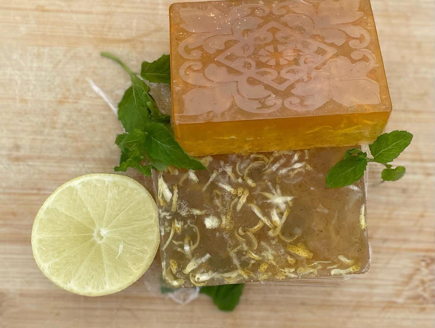 Vibgyor Naturalz Handmade Mojito Soap - Refreshing Citrus & Mint Scent for Spa, Bath & Gift - Vegan, Organic & Cruelty-Free