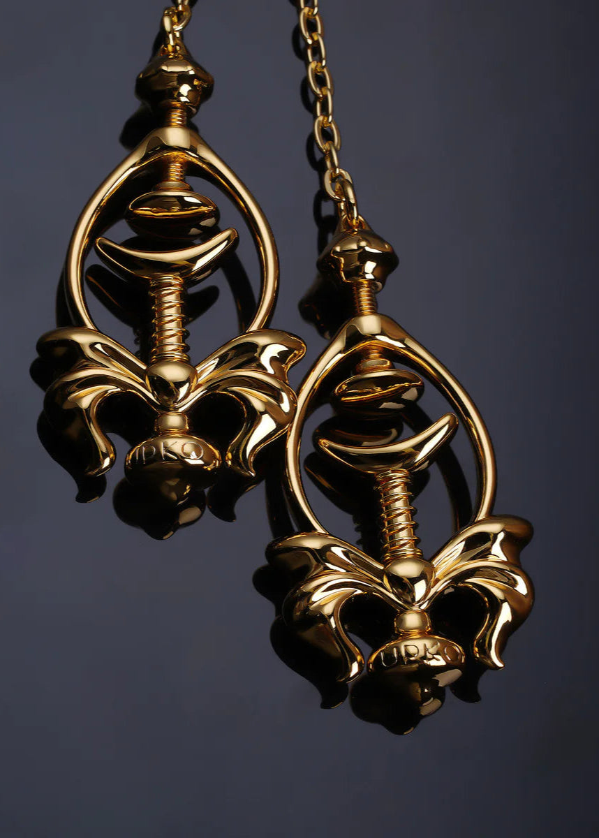Premium Adjustable Pulling Chain Nipple Clamps for BDSM - Sensual Pleasure & Intimate Play - Perfect for Couples, Roleplay, and Spicing Up Your Sex Life