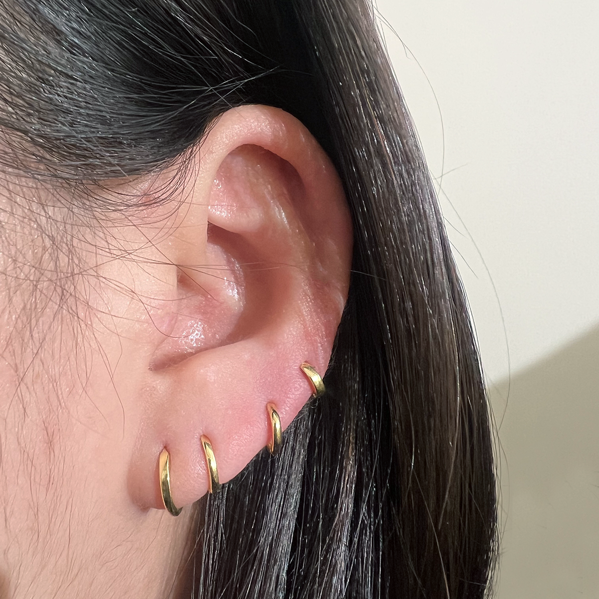 8mm Gold Huggie Hoop Earrings for Women - Minimalist Small Hoop Earrings for Everyday Wear, Gift for Her, Trendy & Comfortable Jewelry for Work, Date Night & Casual Outings