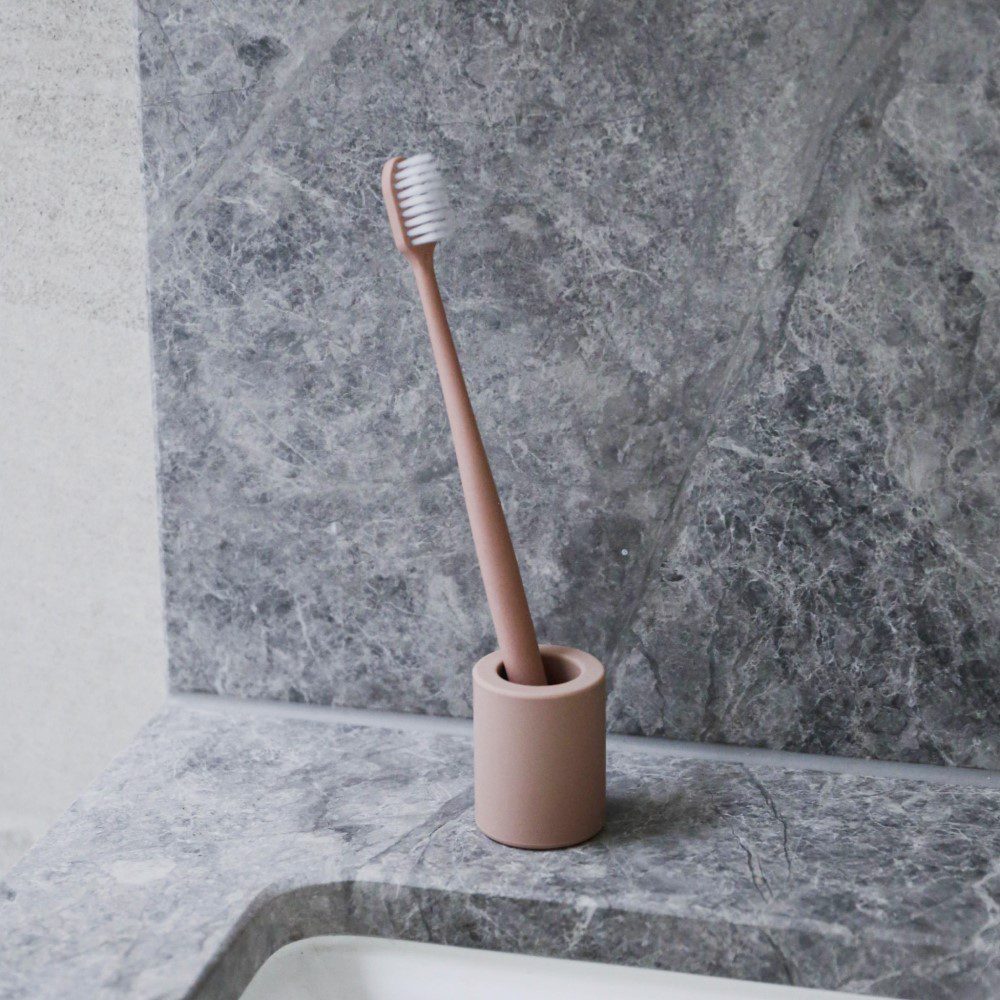 DESIGNSTUFF Ceramic Toothbrush Holder - Modern Bathroom Organizer for Brushes & Oral Care Essentials | Perfect for Countertop, Vanity, or Travel Storage