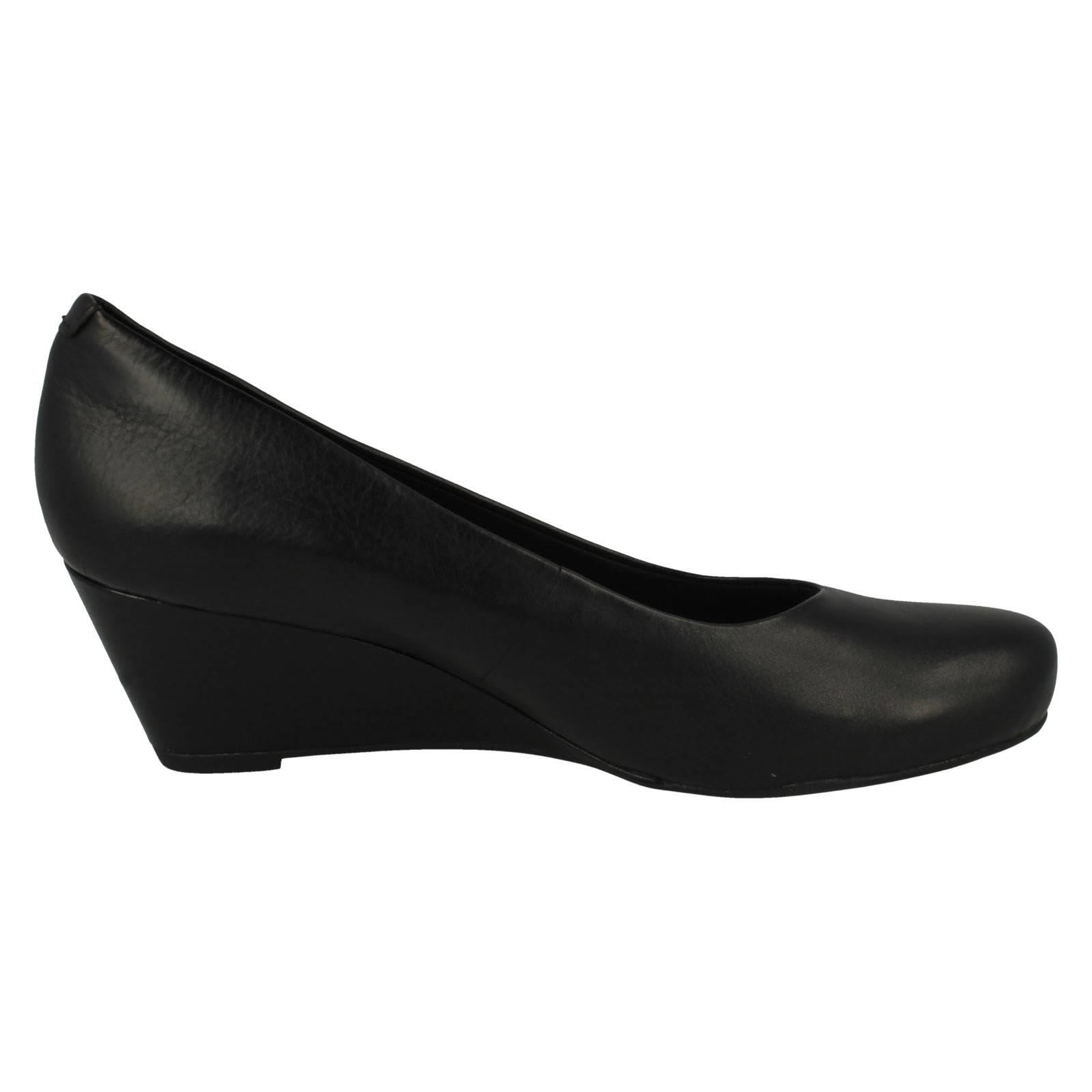Clarks Women's Closed Toe Sandals - Black Leather Comfort Shoes Size 6 UK | Casual Walking & Summer Outdoor Wear