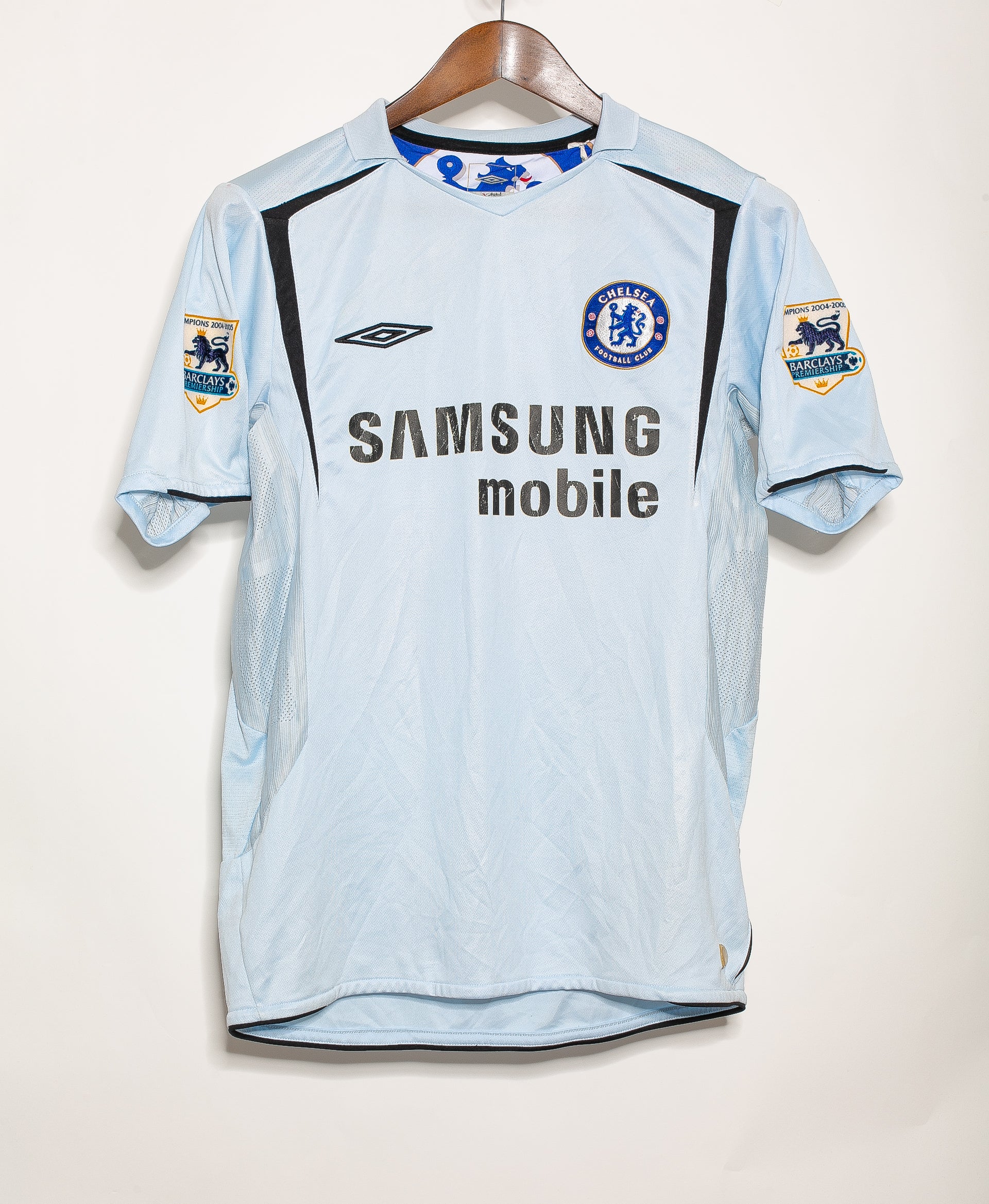 2005 Chelsea FC Away Jersey #9 Hernan Crespo - Authentic Soccer Shirt Size S for Fans & Collectors - Perfect for Matchdays, Gifts & Memorabilia Display