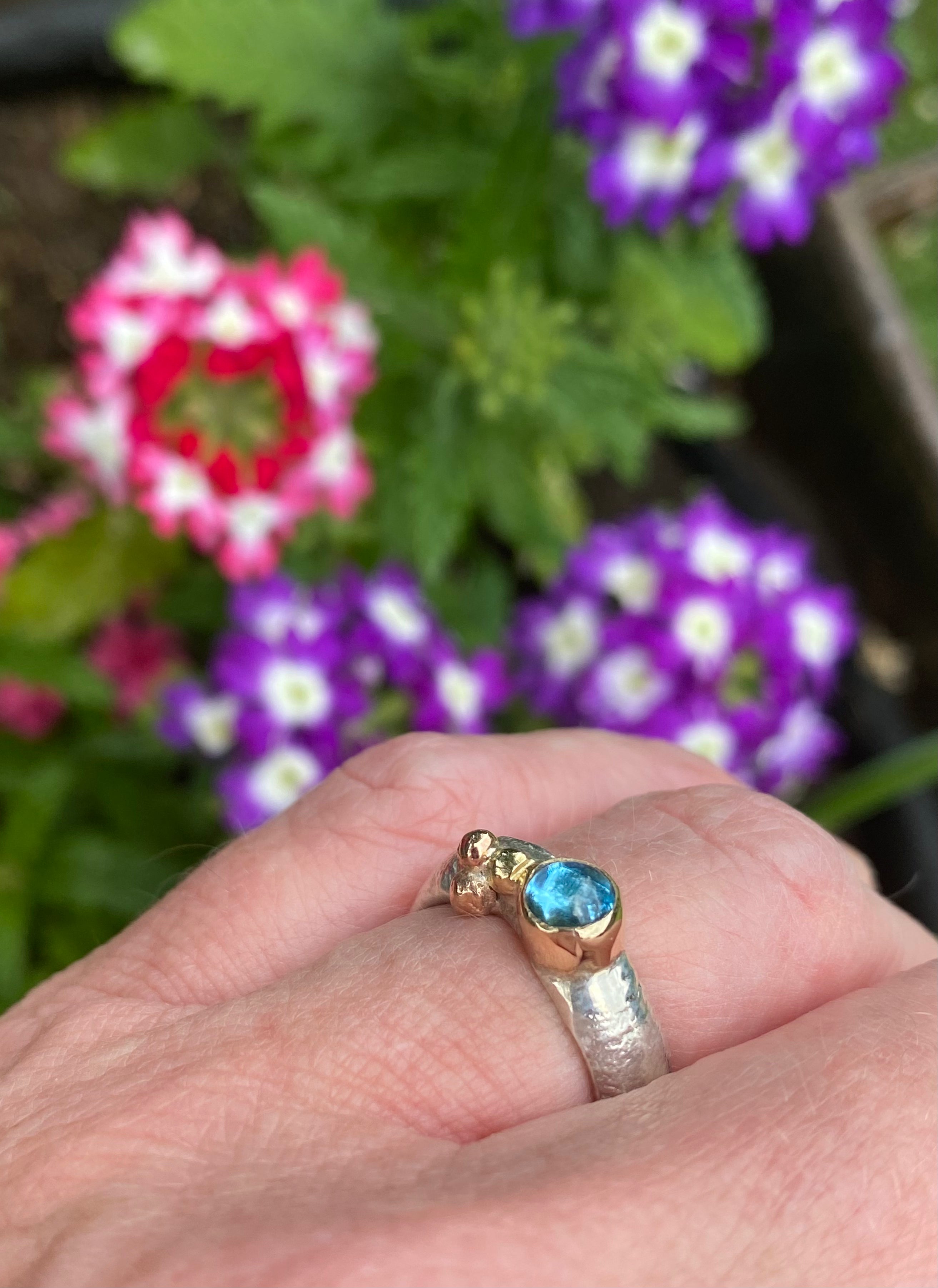 18K Gold & Silver Blue Topaz Pebble Ring - Size L for Women | Elegant Statement Jewelry for Parties, Weddings & Everyday Wear