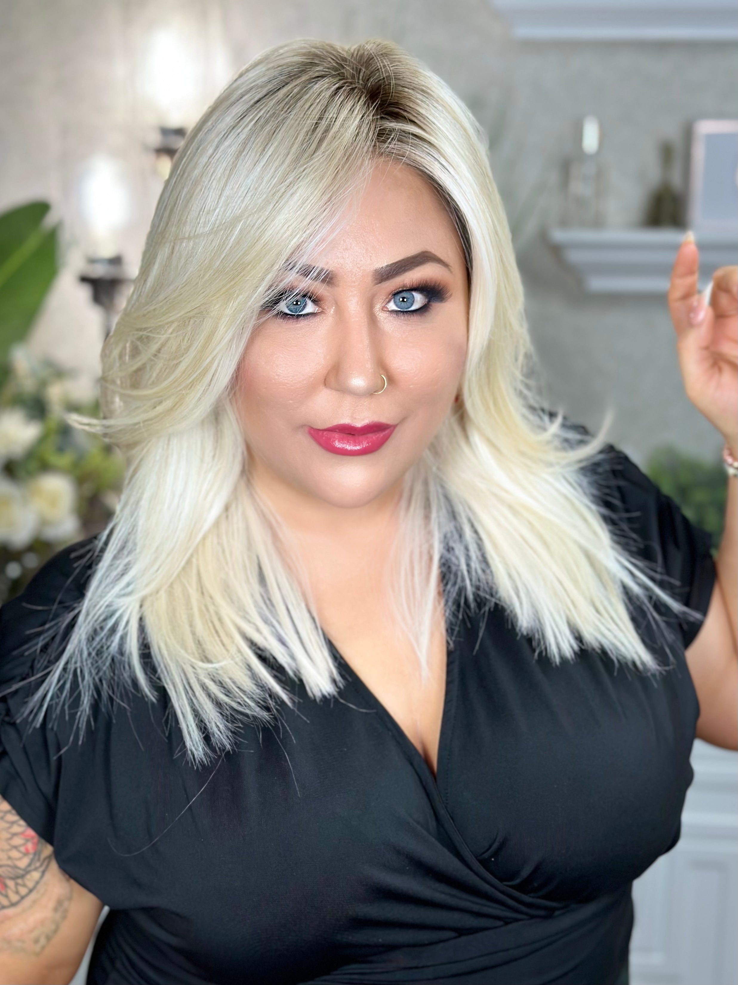 Hollywood Blonde Wig - Infinite Love Synthetic Hairpiece for Cosplay, Halloween, and Costume Parties - Perfect for Themed Events and Role-Playing