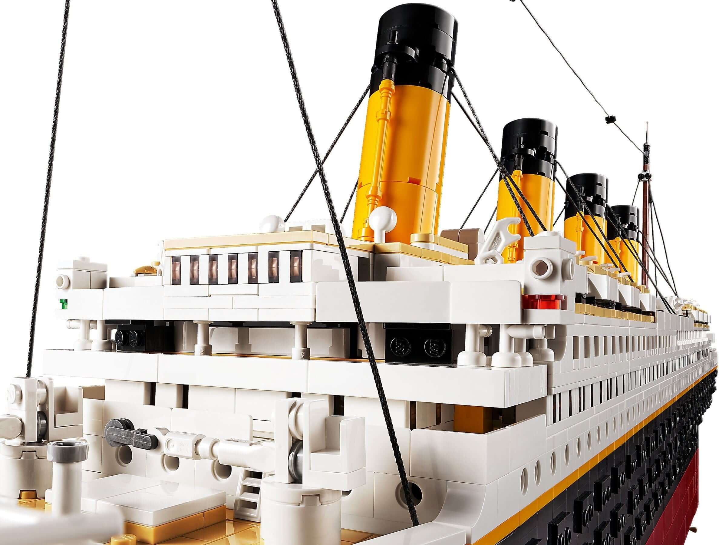 LEGO 10294 Titanic Building Set - 9,090 Pieces, Collectible Model Ship for Adults, Perfect for Display & Gifting - Home Decor, Office Display, and Model Ship Enthusiasts