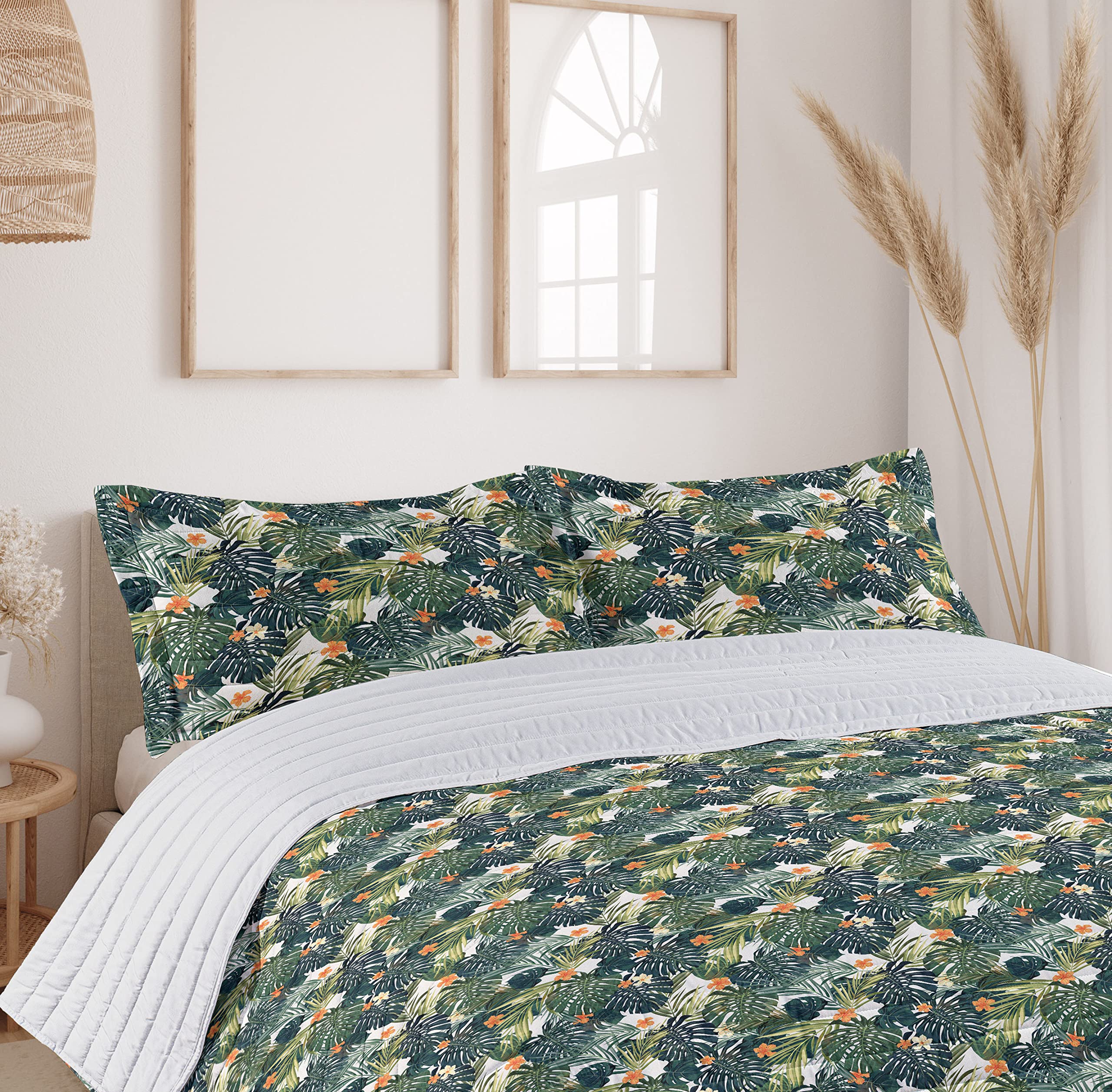 Ambesonne Floral Microfiber Bedspread Set - Queen Size Green & White | Tropical Leaves & Flowers Hawaiian Design | Soft Bedding with Pillow Shams & Comforter | Perfect for Summer Bedroom Decor & Beach House Styling